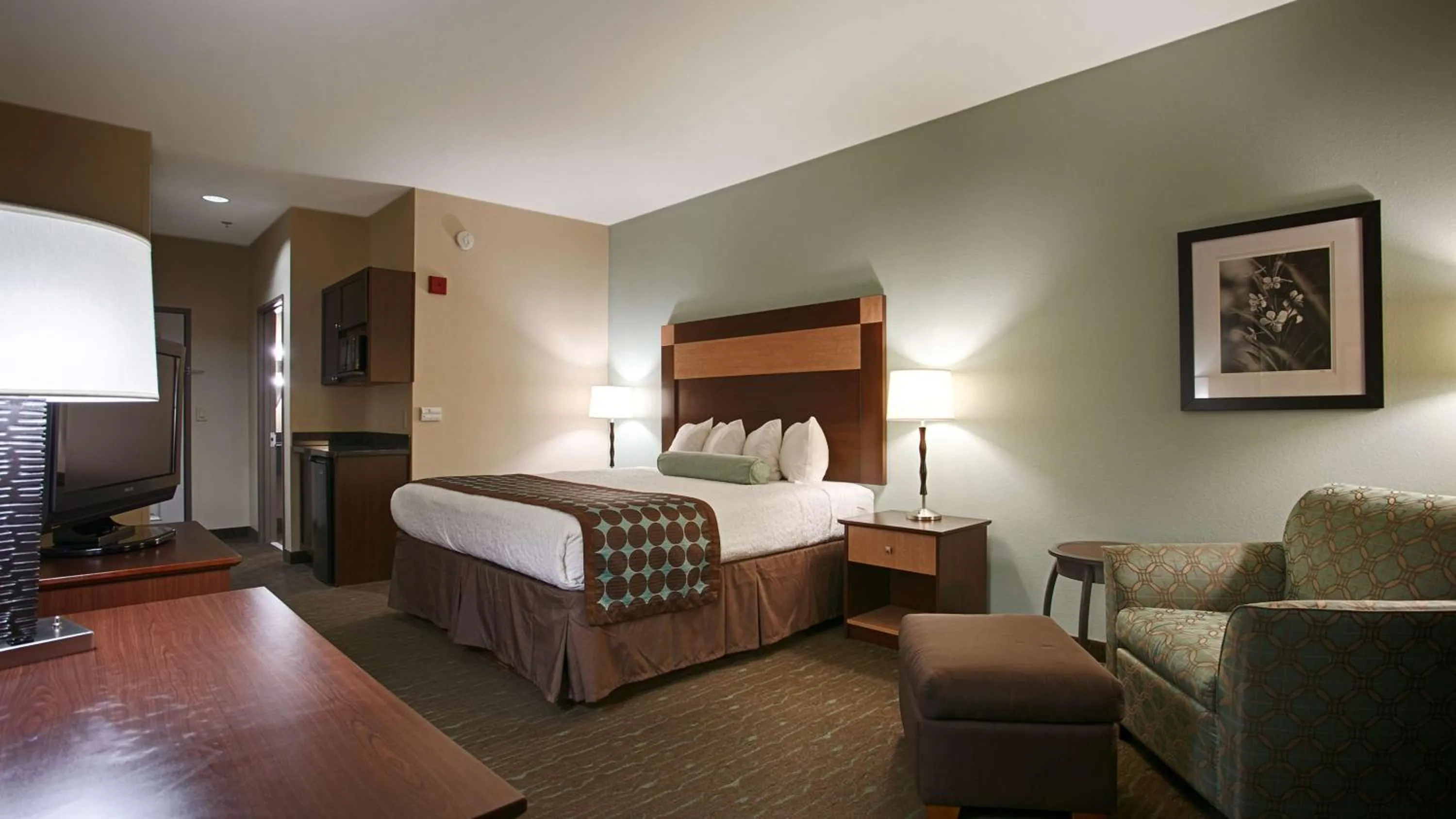 Photo of the whole room, Bed in Best Western Plus Texarkana Inn and Suites