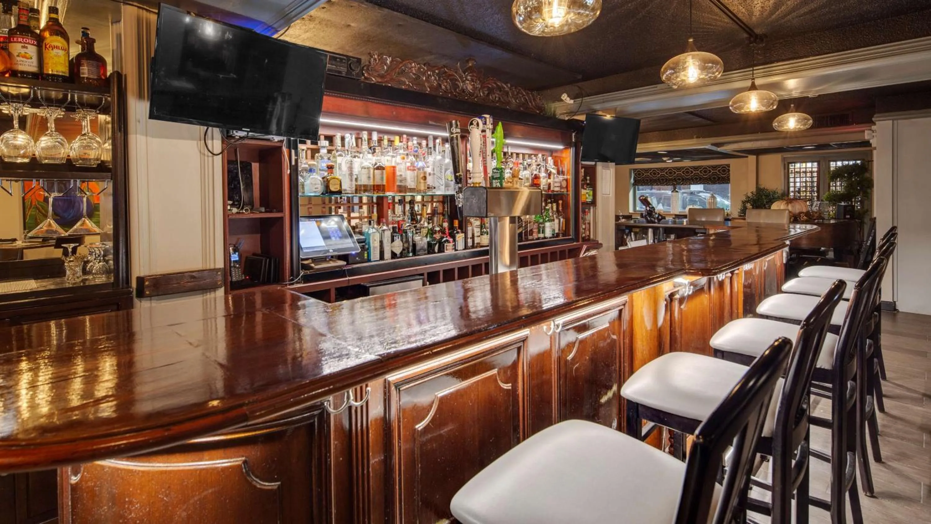 Restaurant/places to eat in The Hub Murray Hill, BW Premier Collection