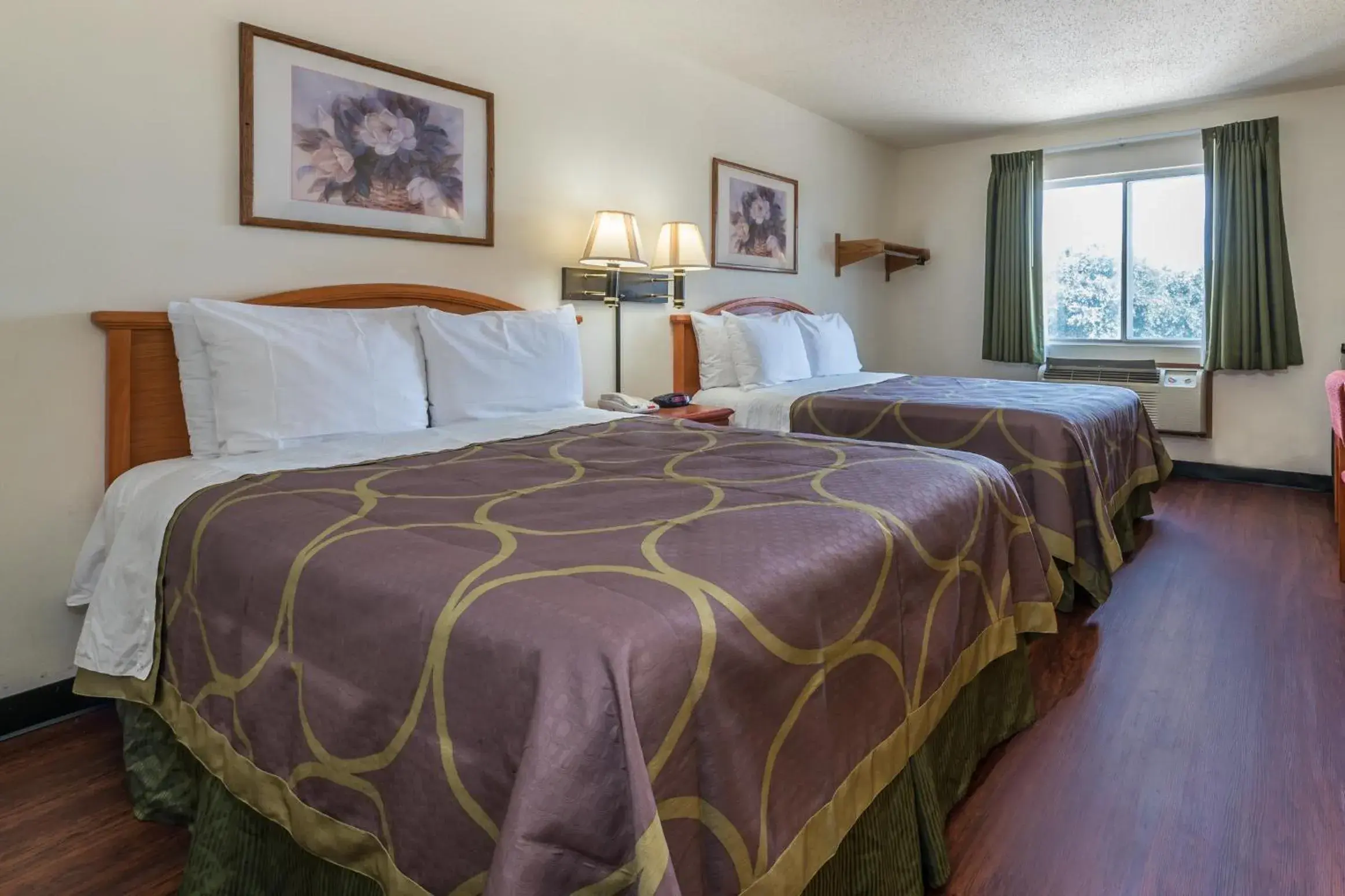 Bed in Super 8 by Wyndham Denton Bed in Super 8 by Wyndham Denton