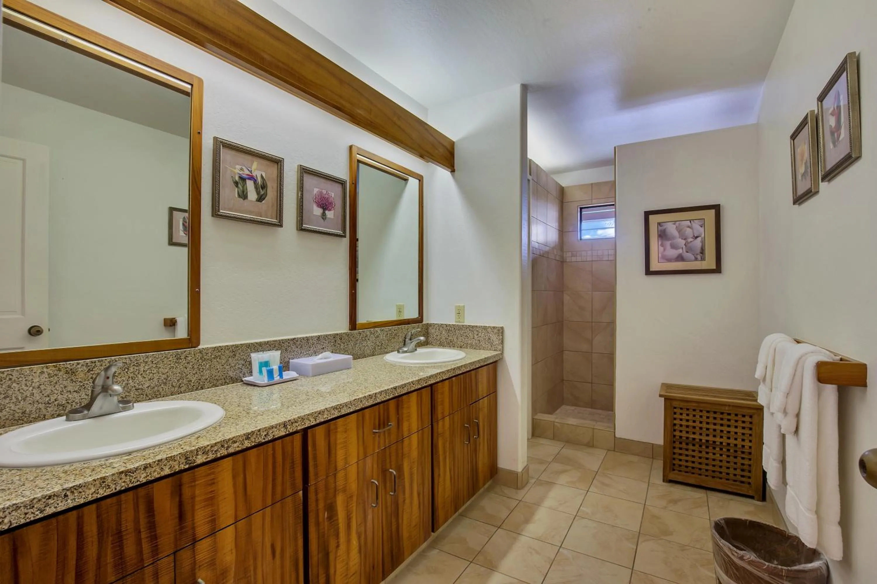 Bathroom in Castle Kanaloa at Kona