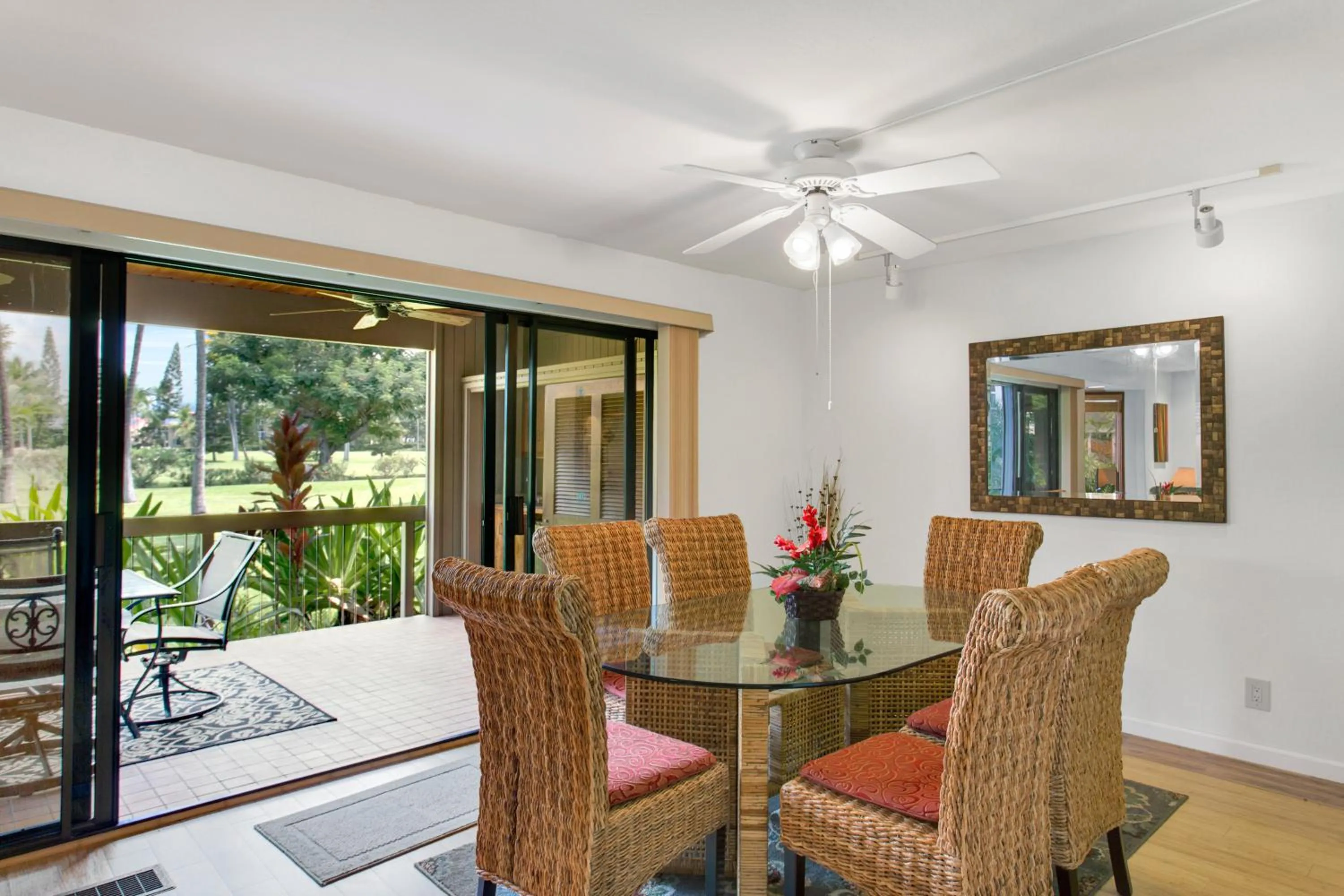 Dining area in Castle Kanaloa at Kona