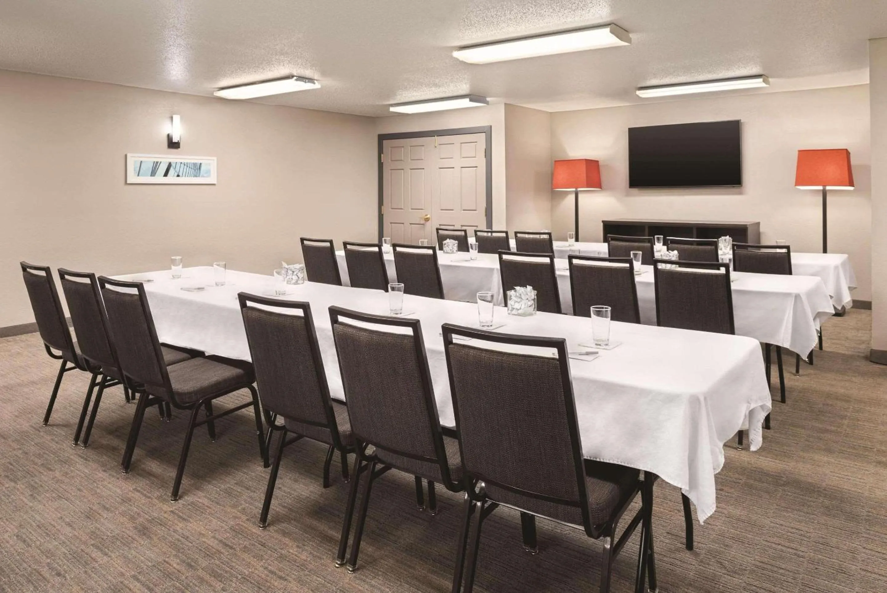 Meeting/conference room in Country Inn & Suites by Radisson, Cottage Grove, MN