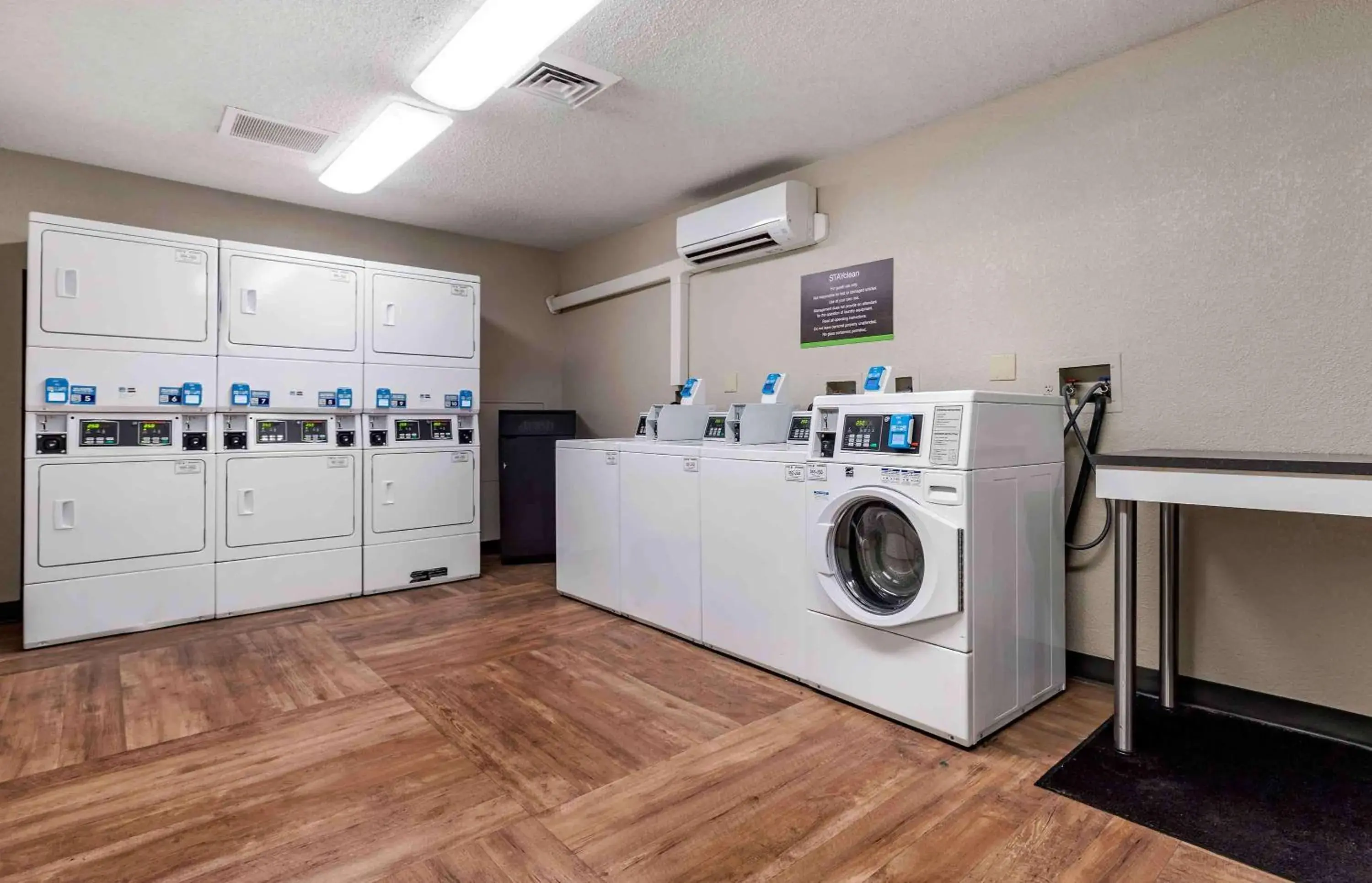 Property building in Extended Stay America Premier Suites - Charlotte - Pineville - Pineville Matthews Rd. Property building in Extended Stay America Premier Suites - Charlotte - Pineville - Pineville Matthews Rd.