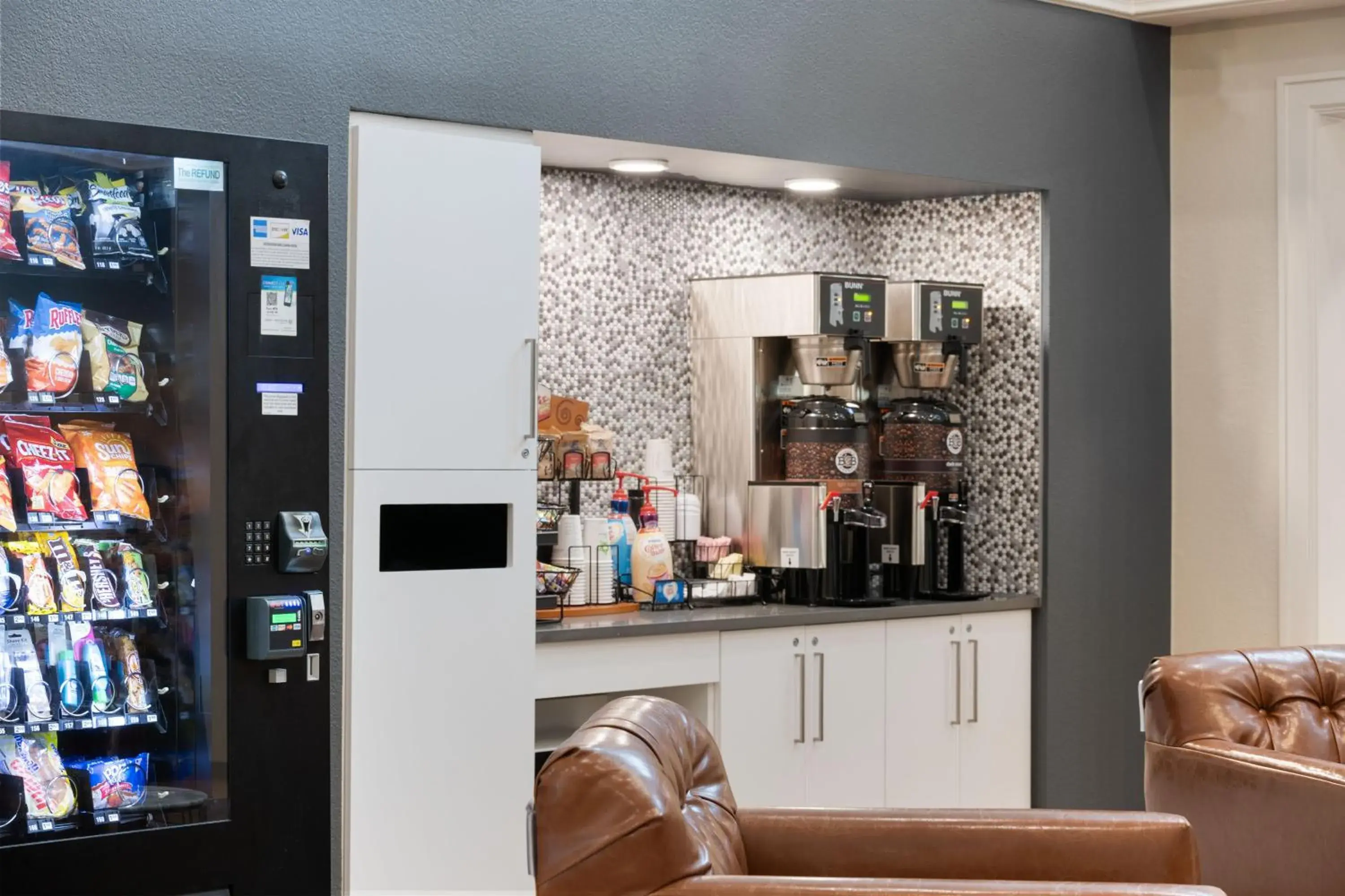 Food and drinks in Extended Stay America Premier Suites - Charlotte - Pineville - Pineville Matthews Rd. Food and drinks in Extended Stay America Premier Suites - Charlotte - Pineville - Pineville Matthews Rd.