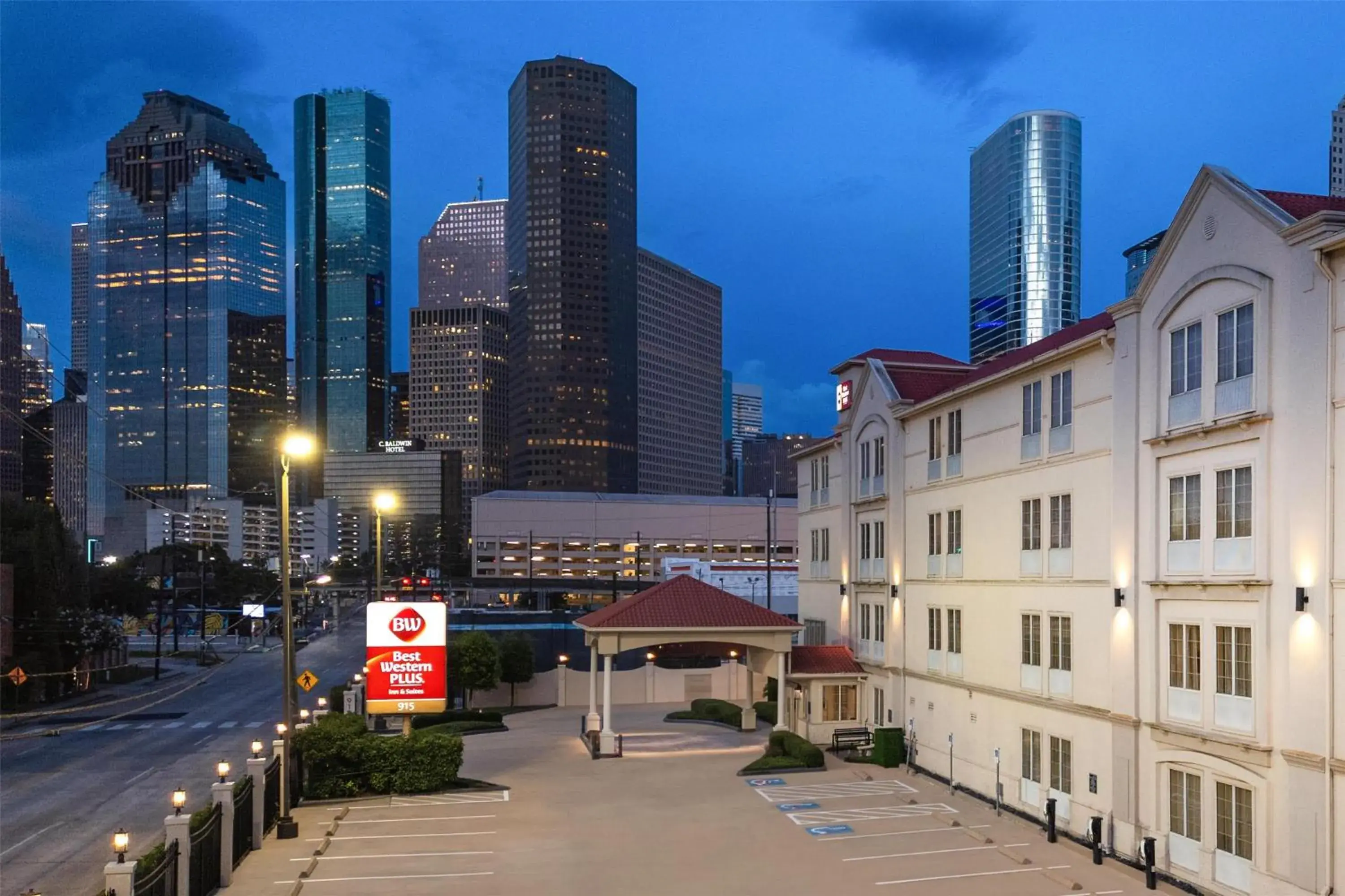 Property building in Best Western Plus Downtown Inn & Suites Property building in Best Western Plus Downtown Inn & Suites