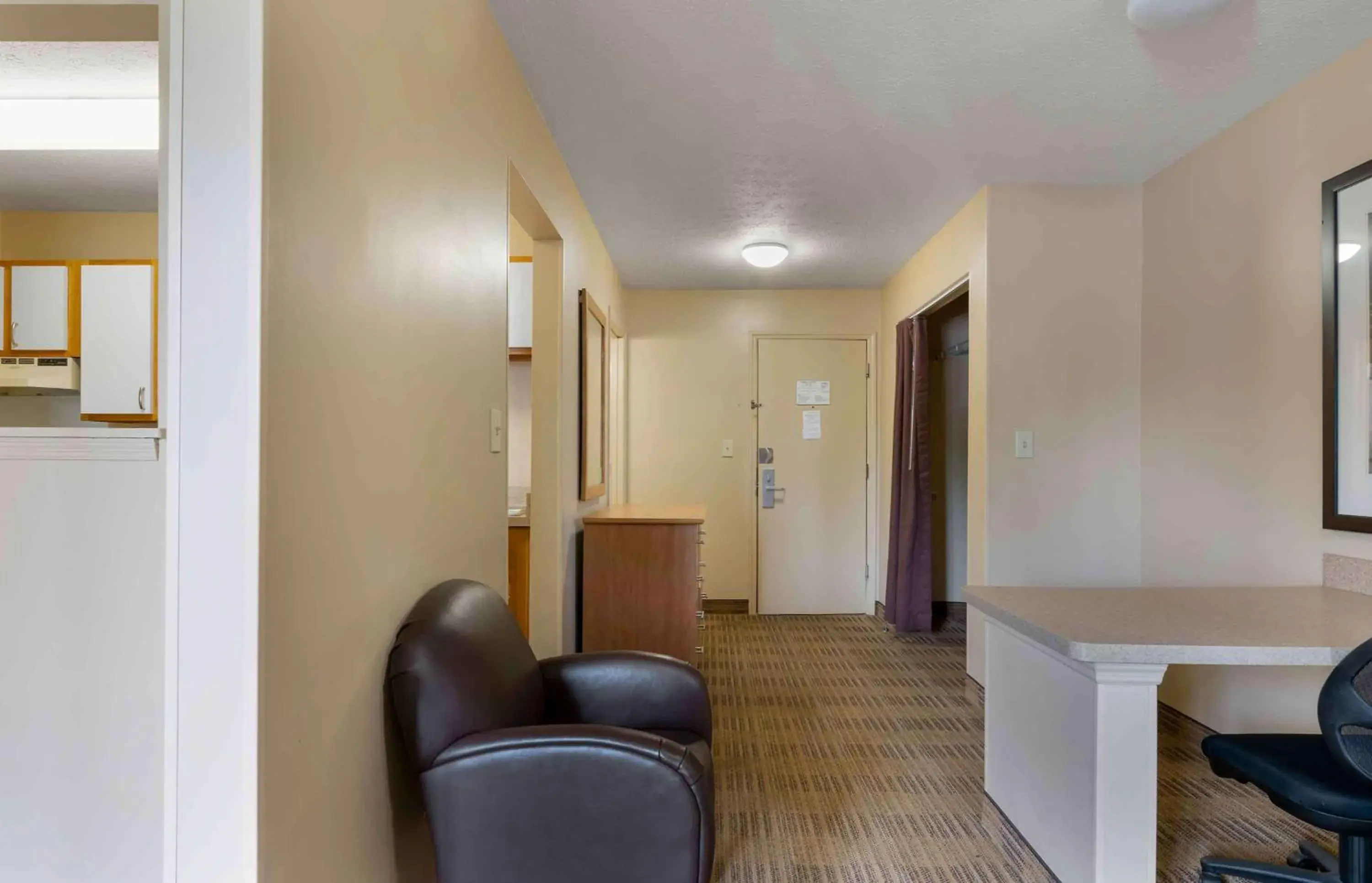 Bedroom in Suburban Studios Louisville East Bedroom in Suburban Studios Louisville East