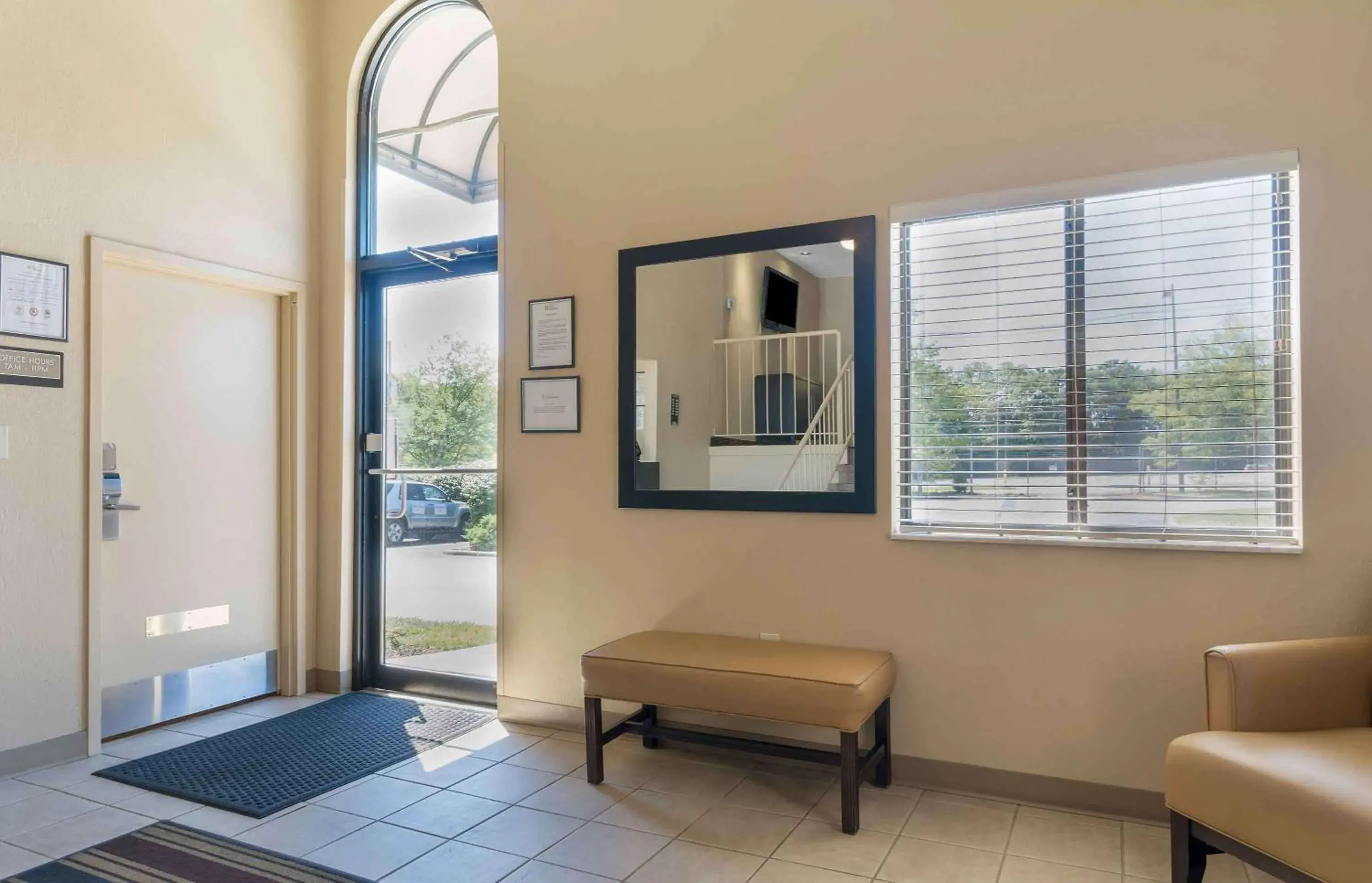 Lobby or reception in Suburban Studios Louisville East Lobby or reception in Suburban Studios Louisville East