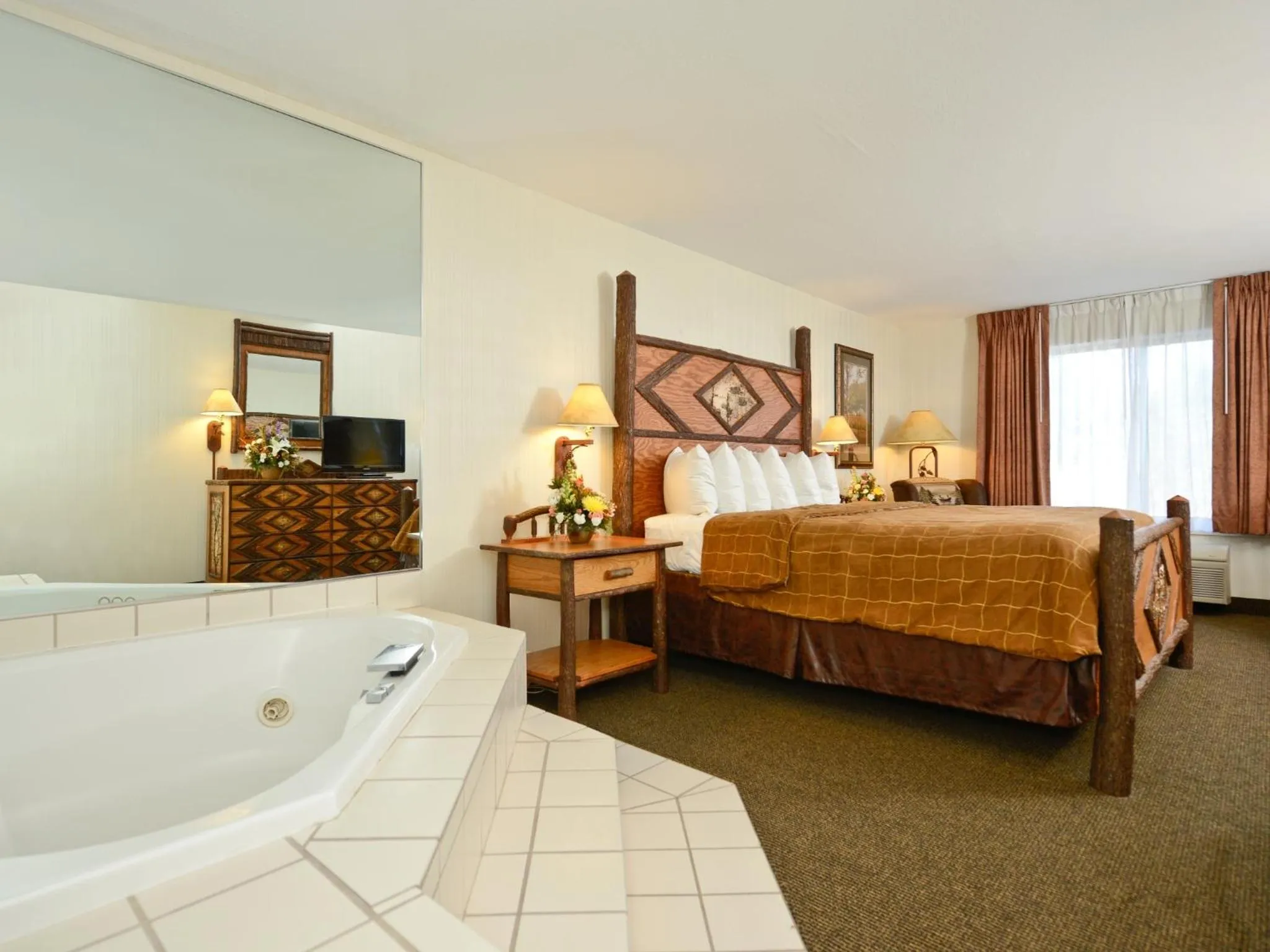 Other, Bed in Clubhouse Inn