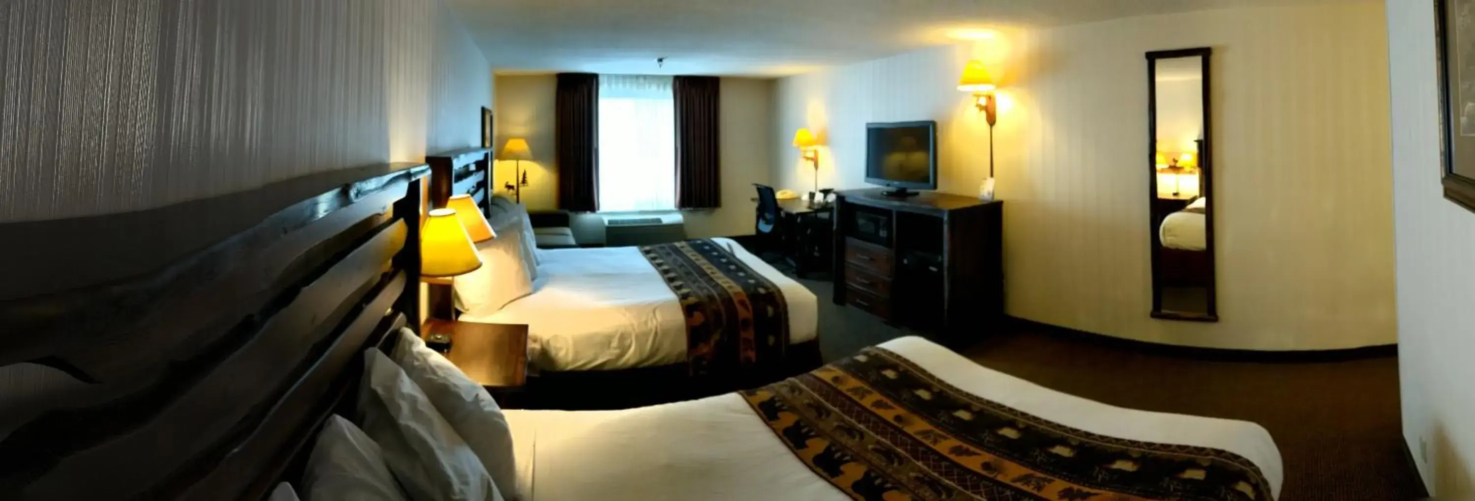 Bed in Clubhouse Inn Bed in Clubhouse Inn