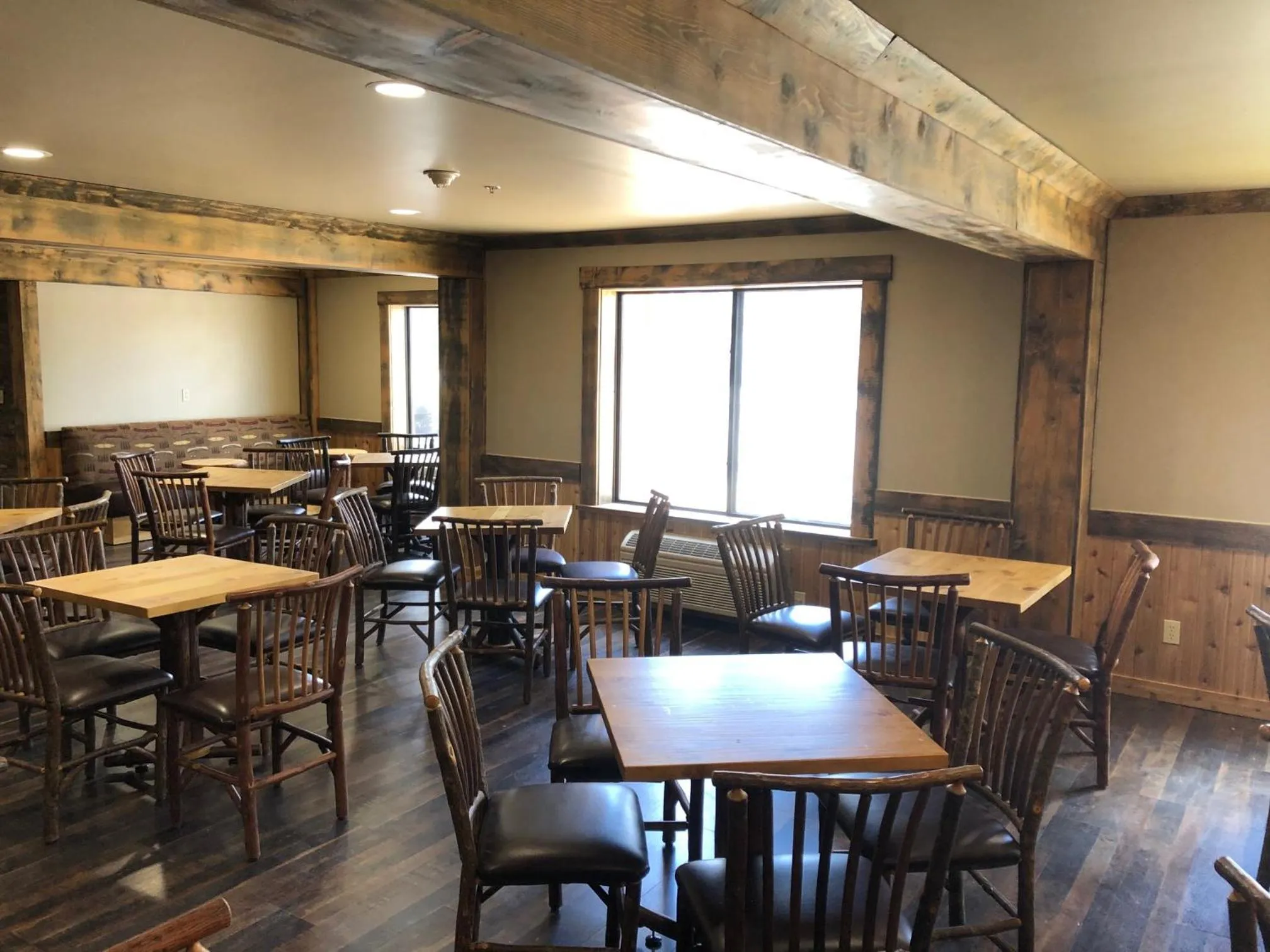Seating area in Clubhouse Inn