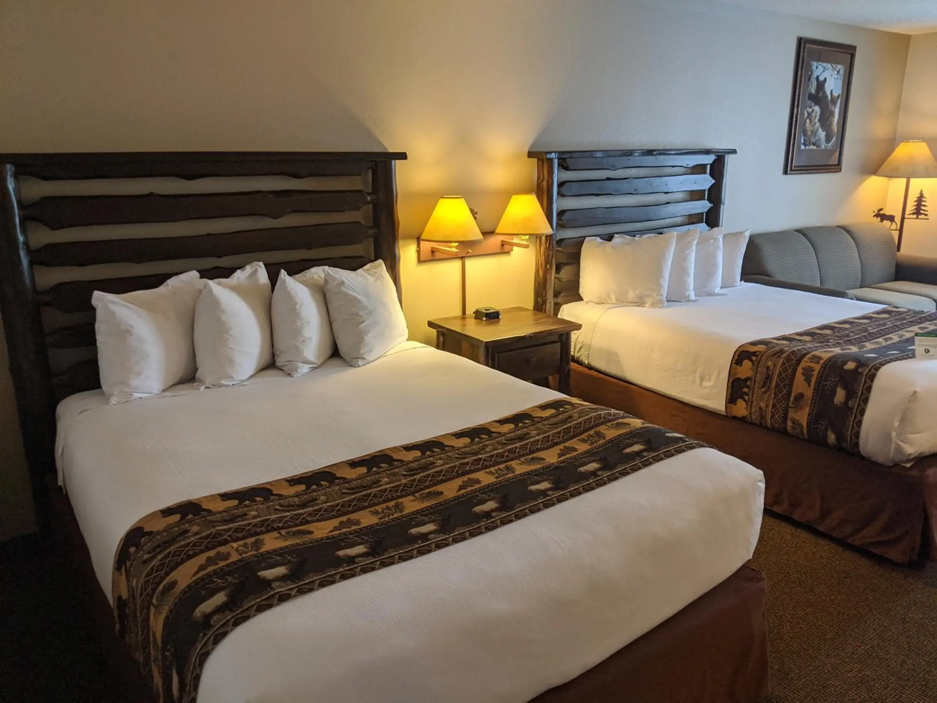 Bed in Clubhouse Inn Bed in Clubhouse Inn