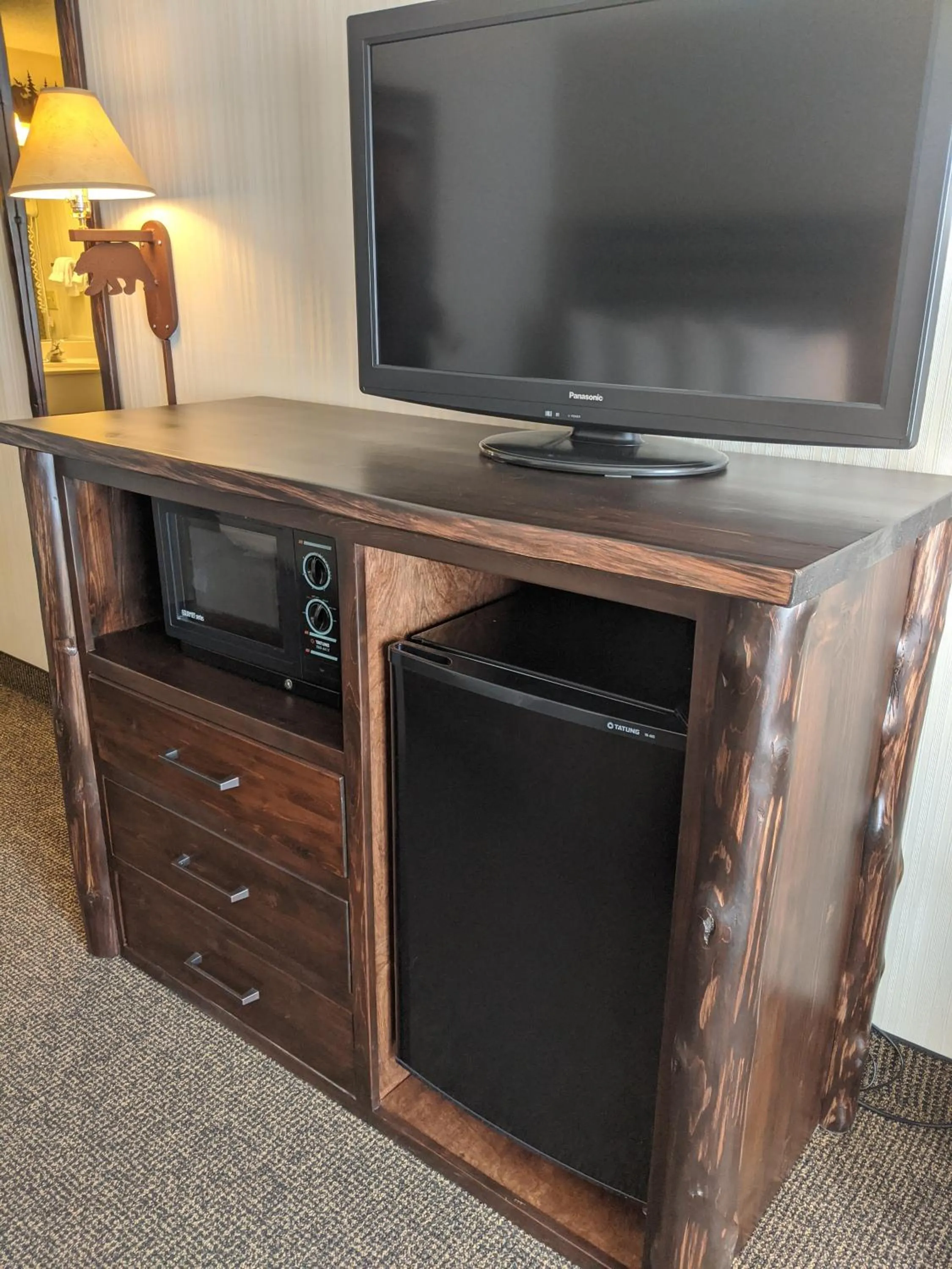 Communal lounge/ TV room in Clubhouse Inn