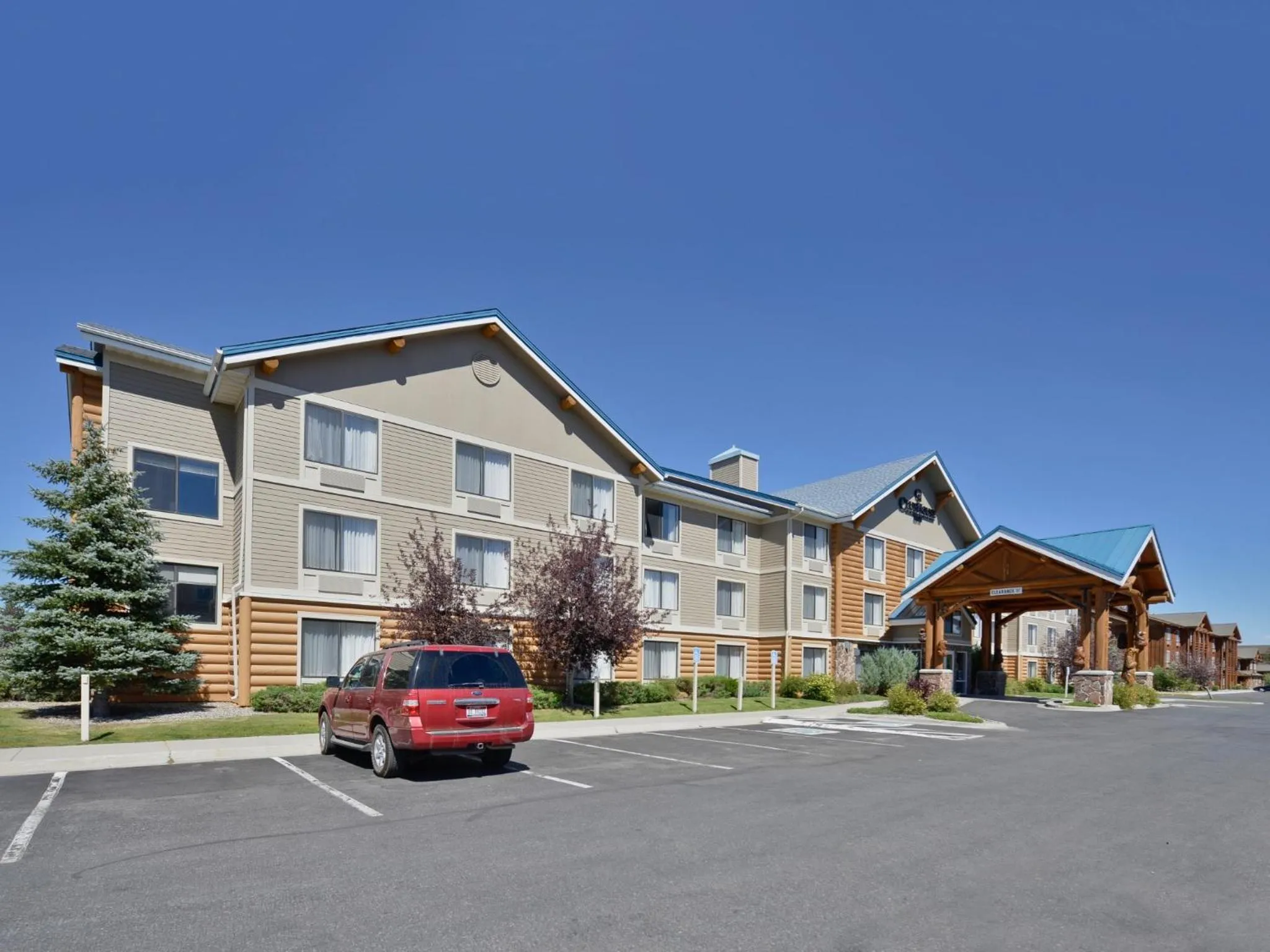 Facade/entrance in Clubhouse Inn