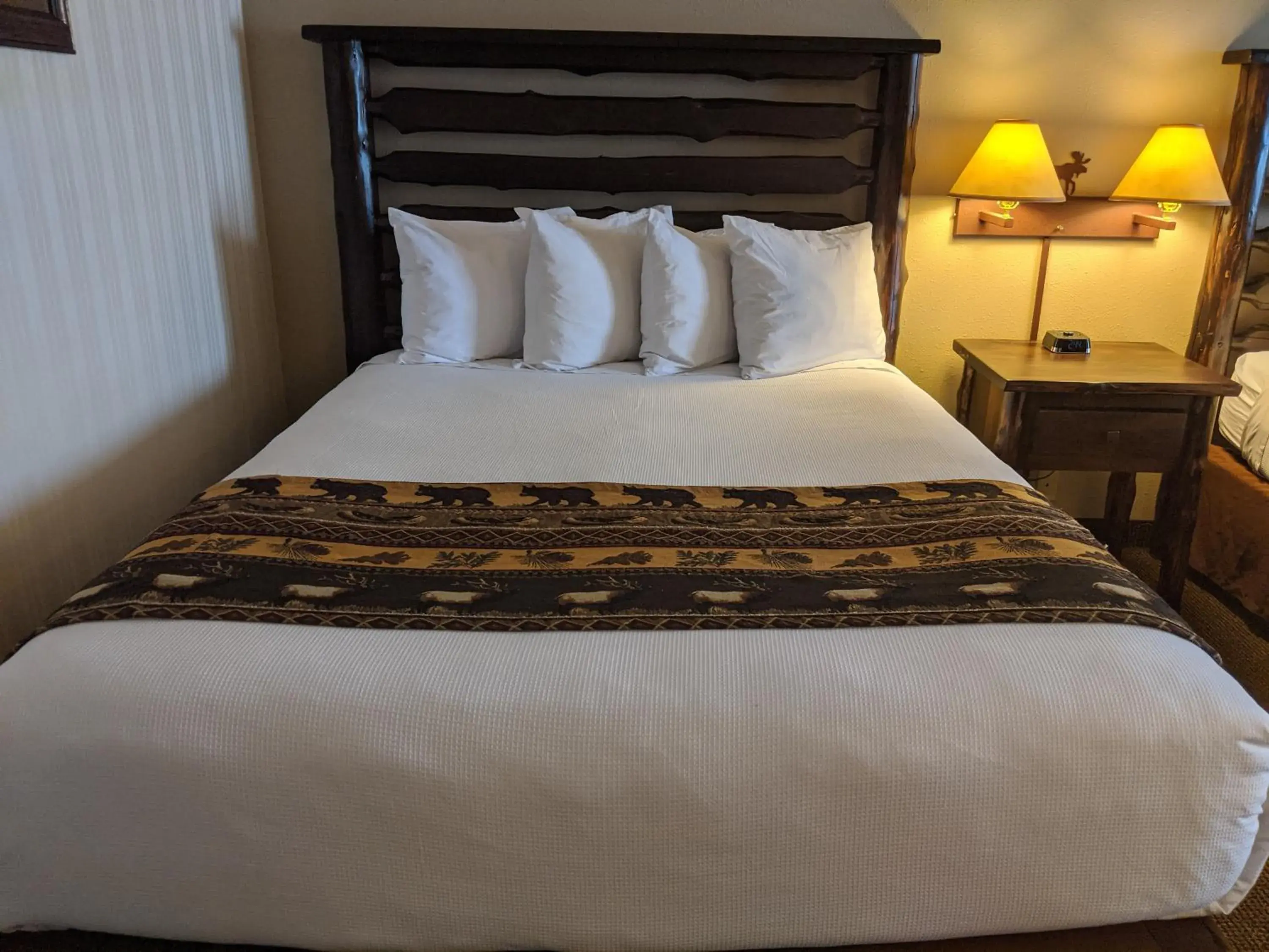 Bed in Clubhouse Inn Bed in Clubhouse Inn