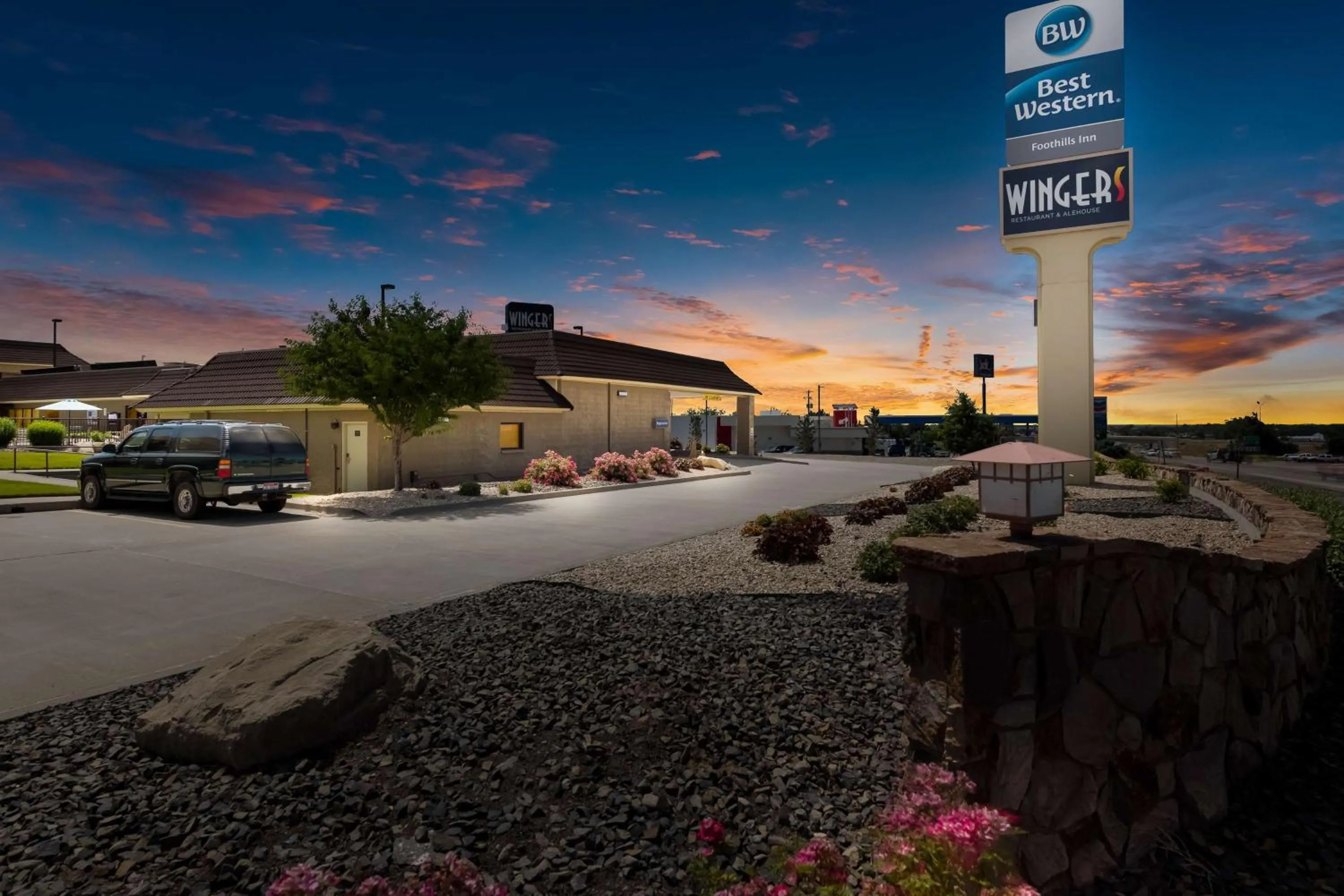 Property building in Best Western Foothills Inn