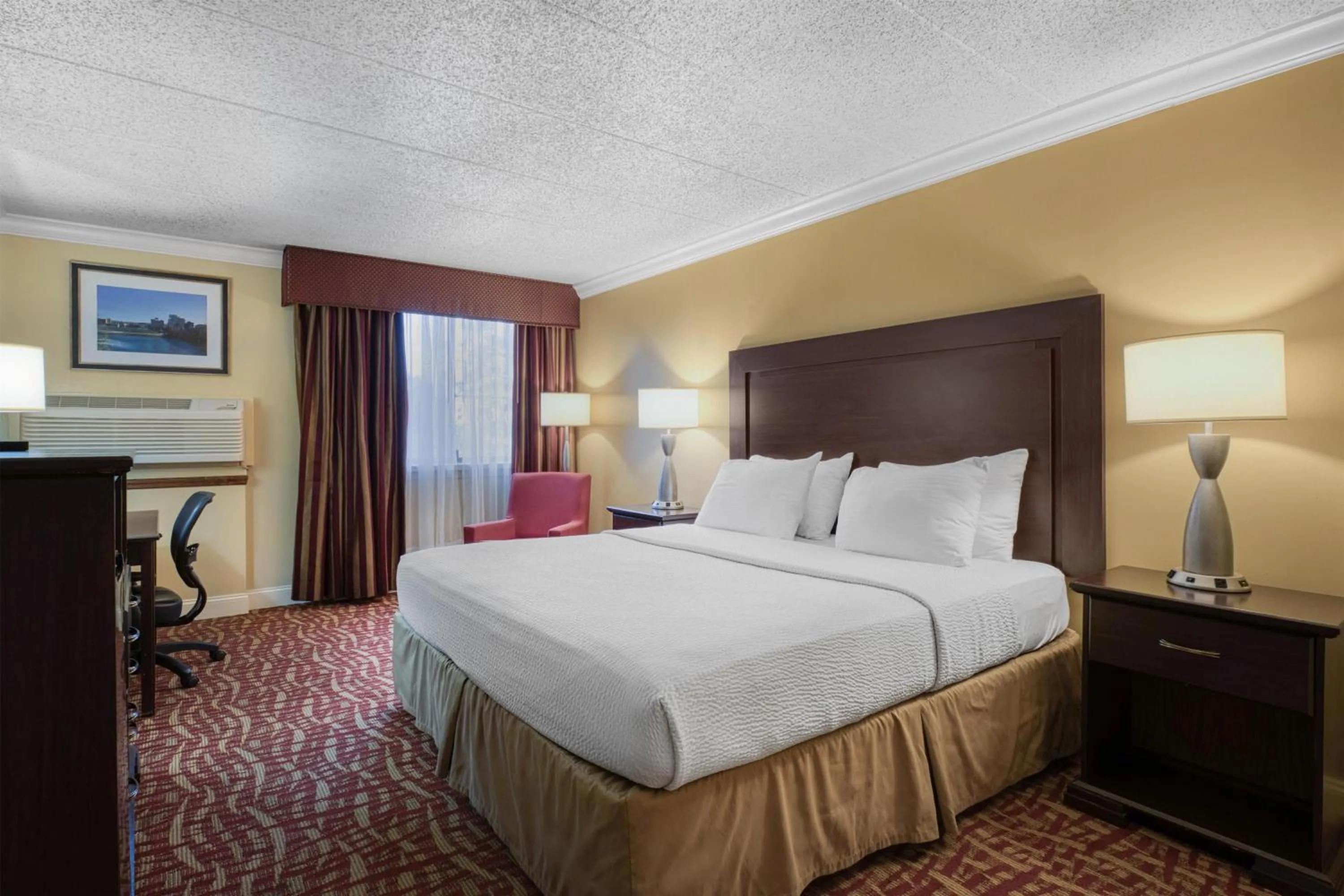 Bedroom, Bed in Best Western Plus Wilkes Barre Center City