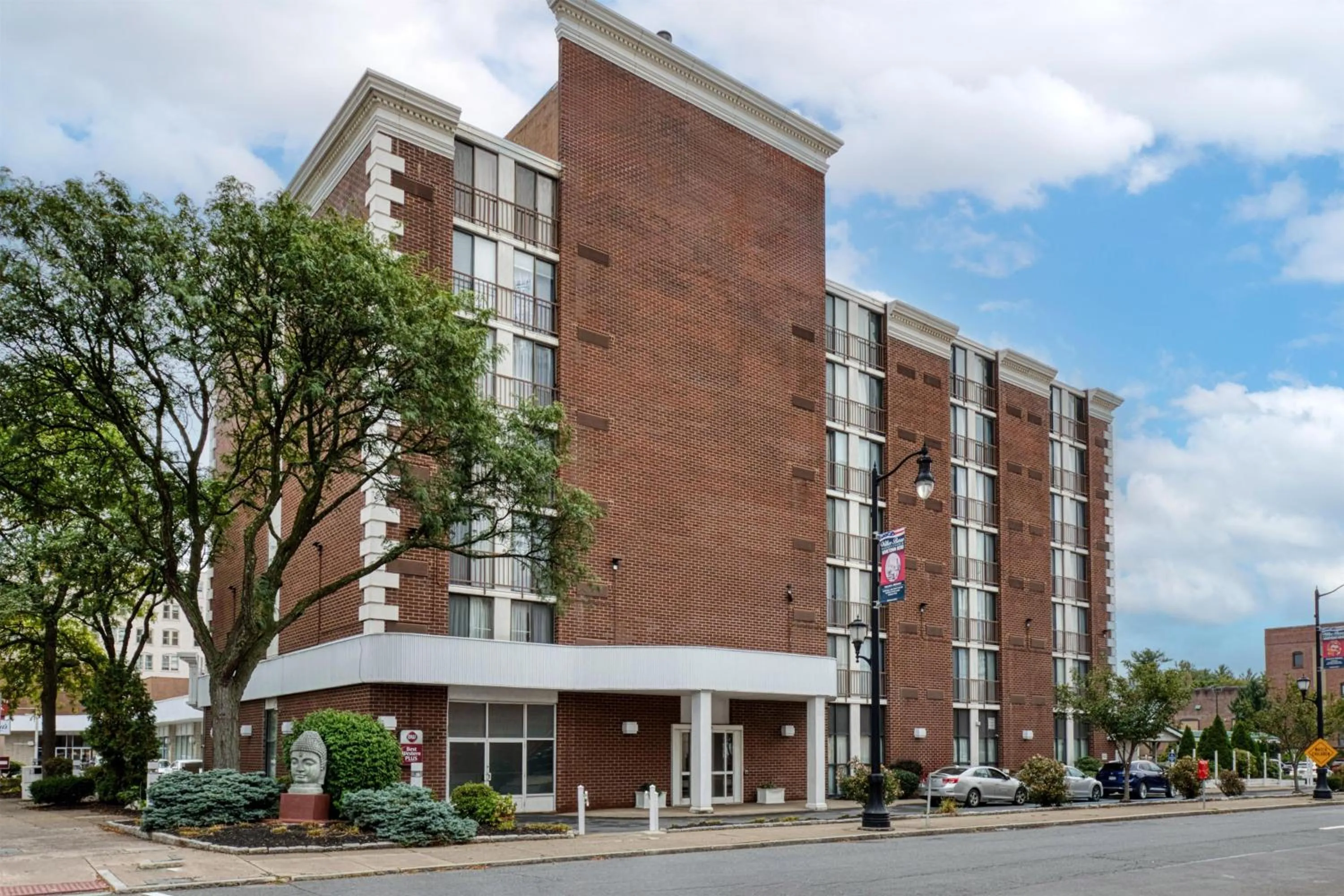 Property building in Best Western Plus Wilkes Barre Center City