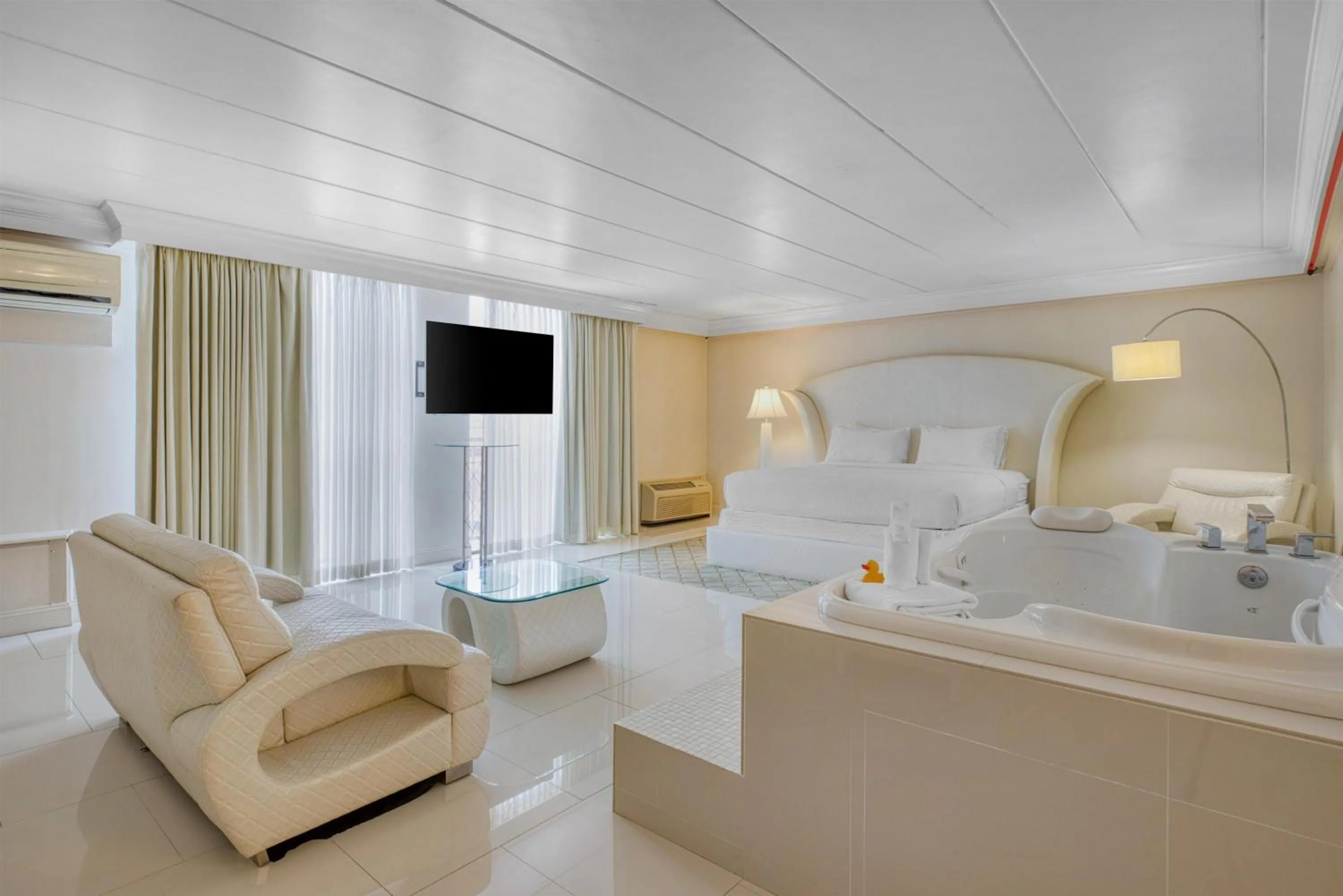 Bedroom, Bed in Best Western Plus Wilkes Barre Center City