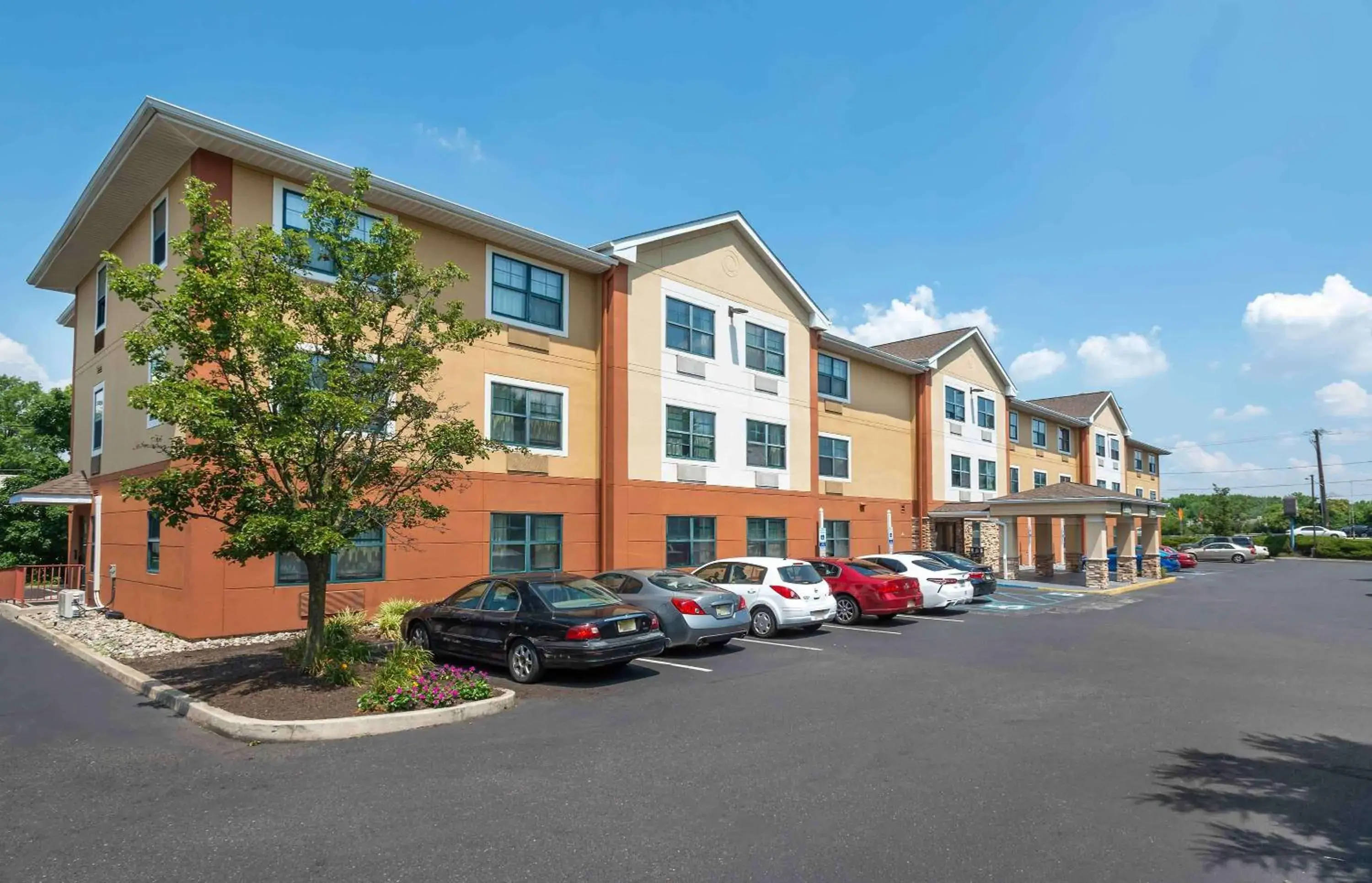 Property building in Extended Stay America Suites - Philadelphia - Cherry Hill Property building in Extended Stay America Suites - Philadelphia - Cherry Hill