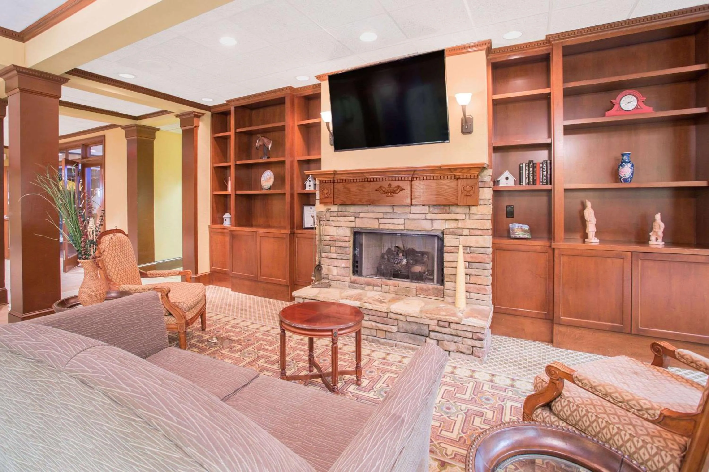 Lobby or reception in Hawthorn Extended Stay by Wyndham Conyers