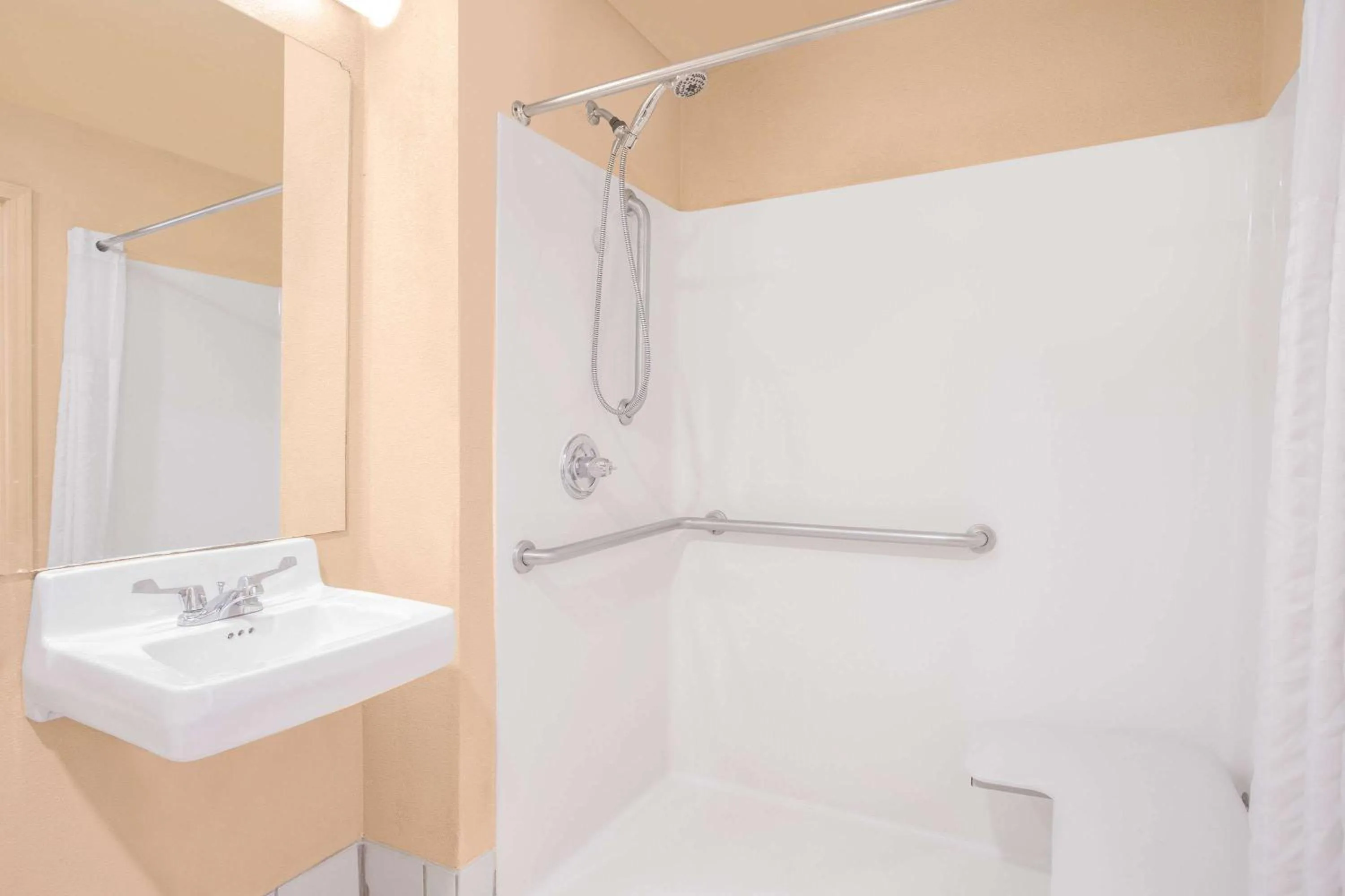 Bathroom in Hawthorn Extended Stay by Wyndham Conyers