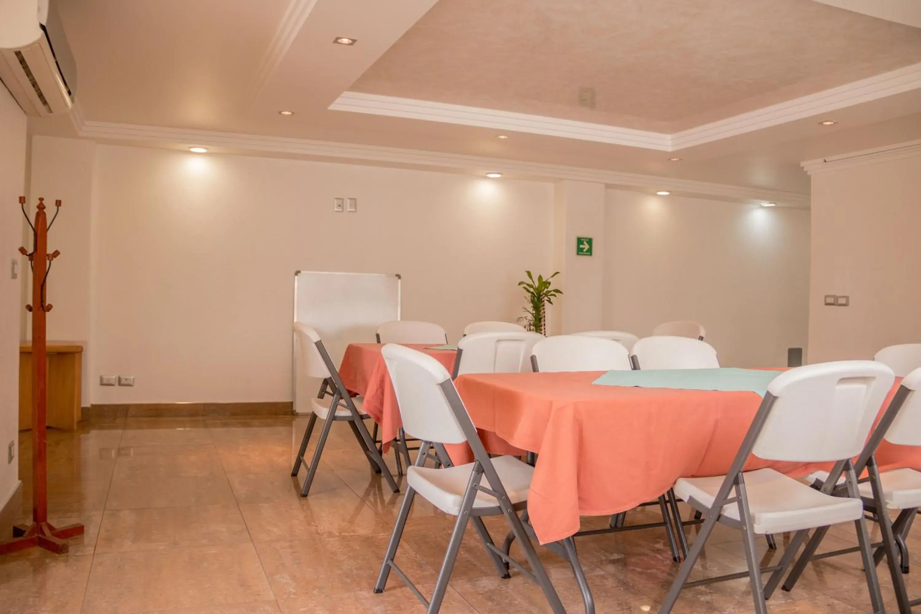 Meeting/conference room in Hotel Milan CDMX Meeting/conference room in Hotel Milan CDMX