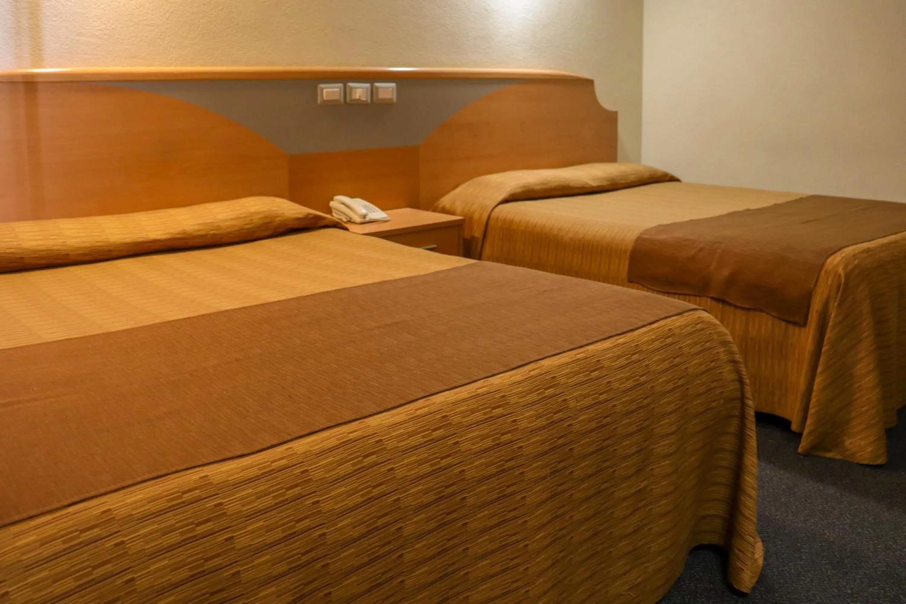 Bed in Hotel Milan CDMX