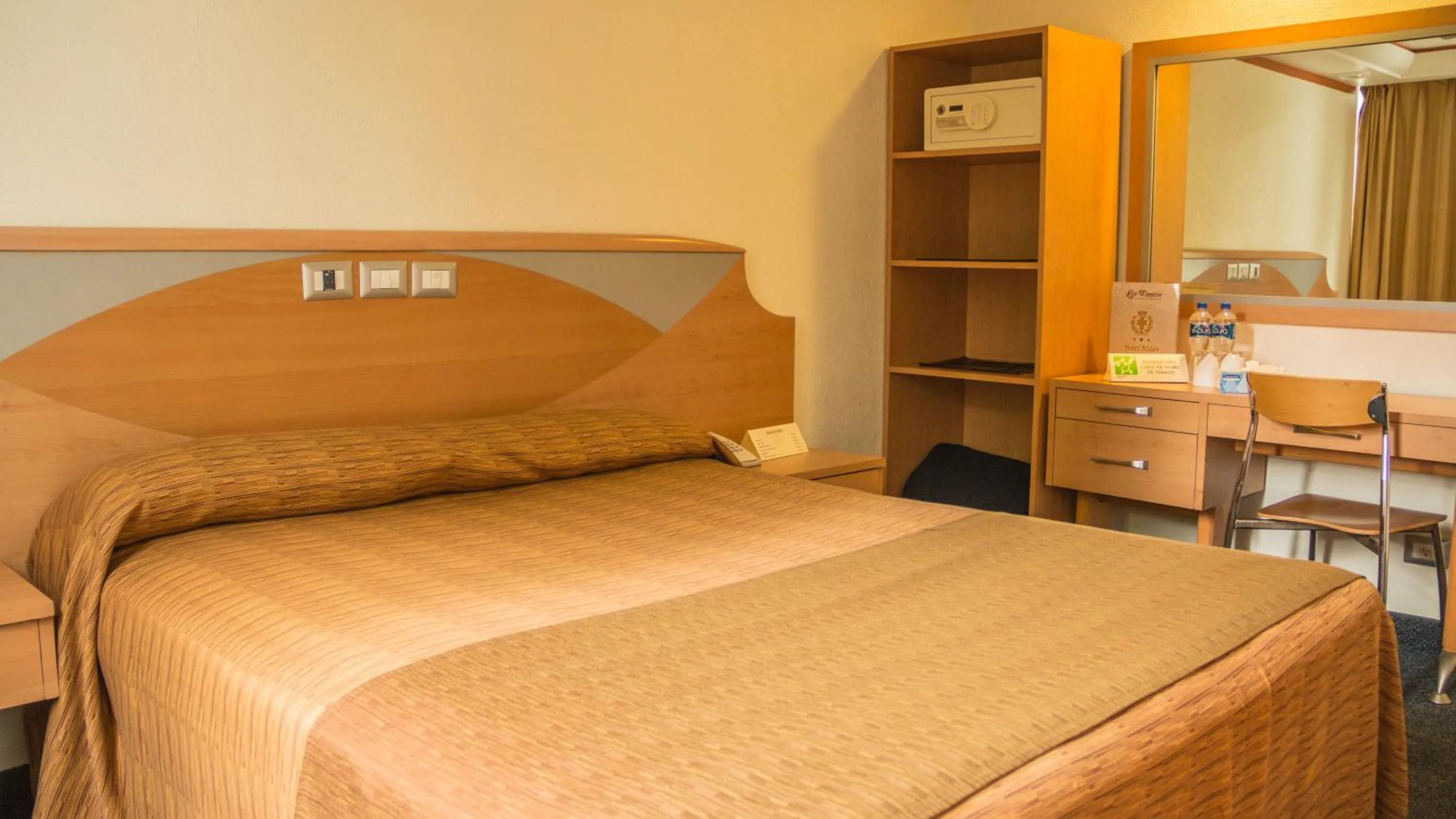 Bed in Hotel Milan CDMX