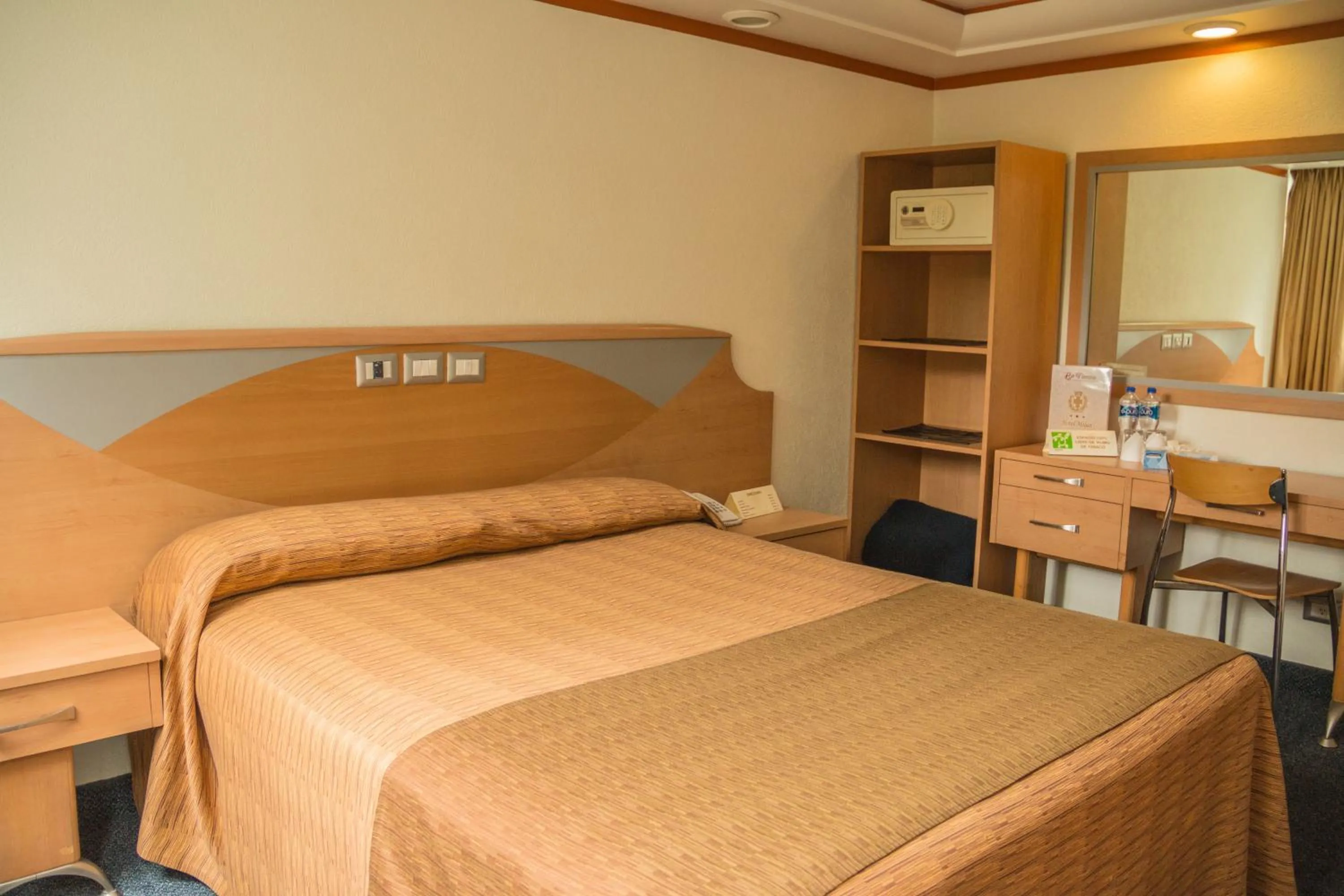 Bed in Hotel Milan CDMX