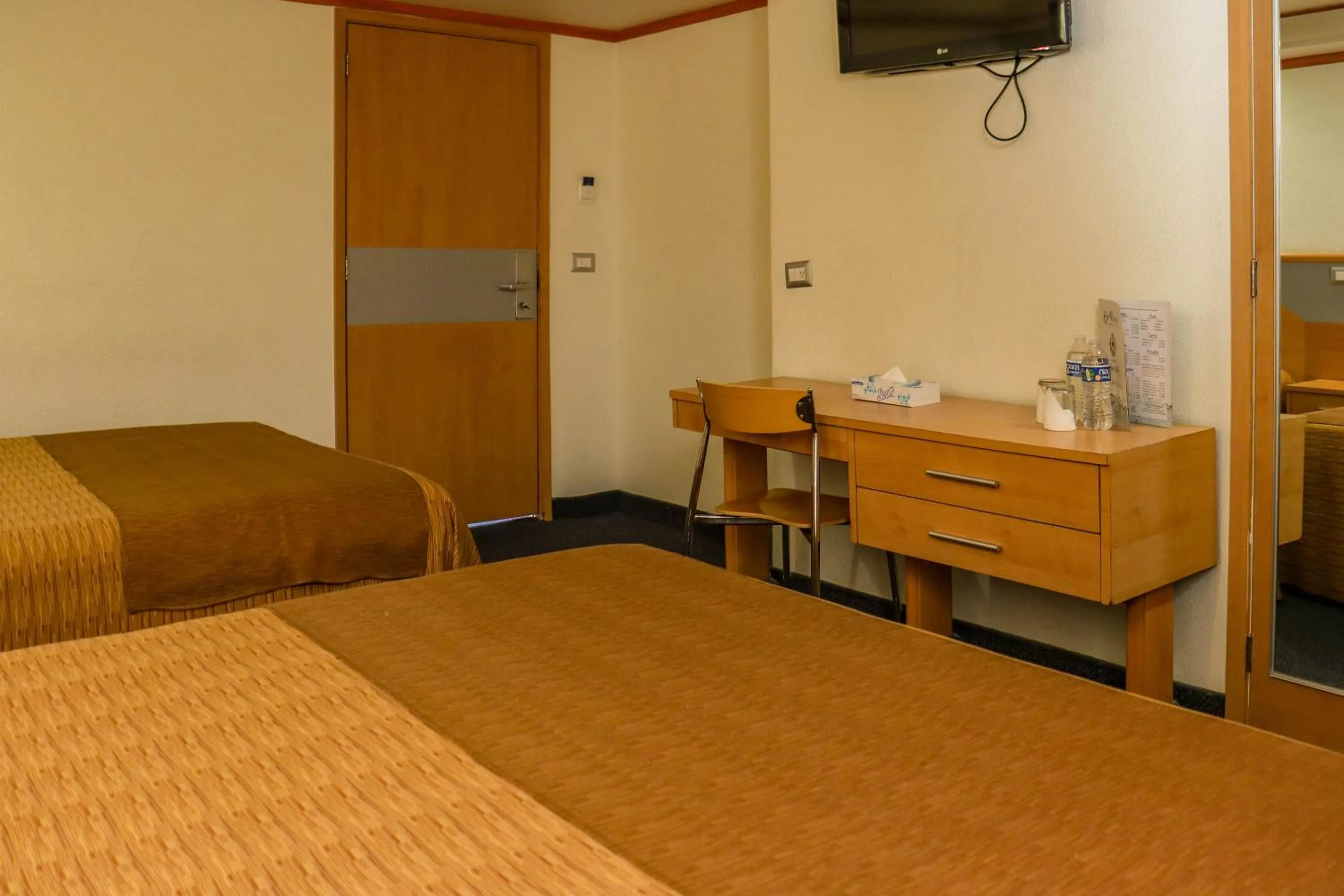 Bed in Hotel Milan CDMX