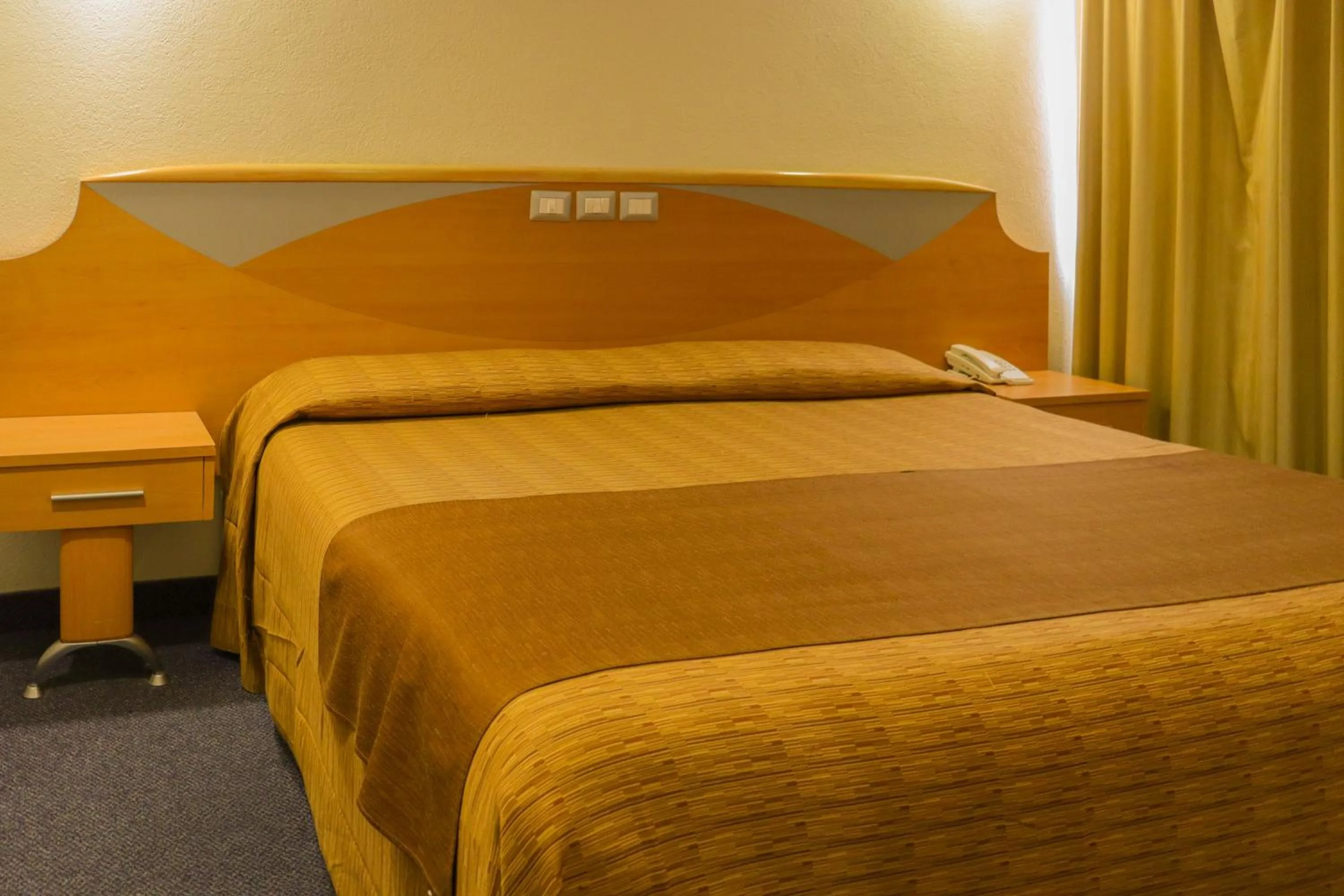 Bed in Hotel Milan CDMX