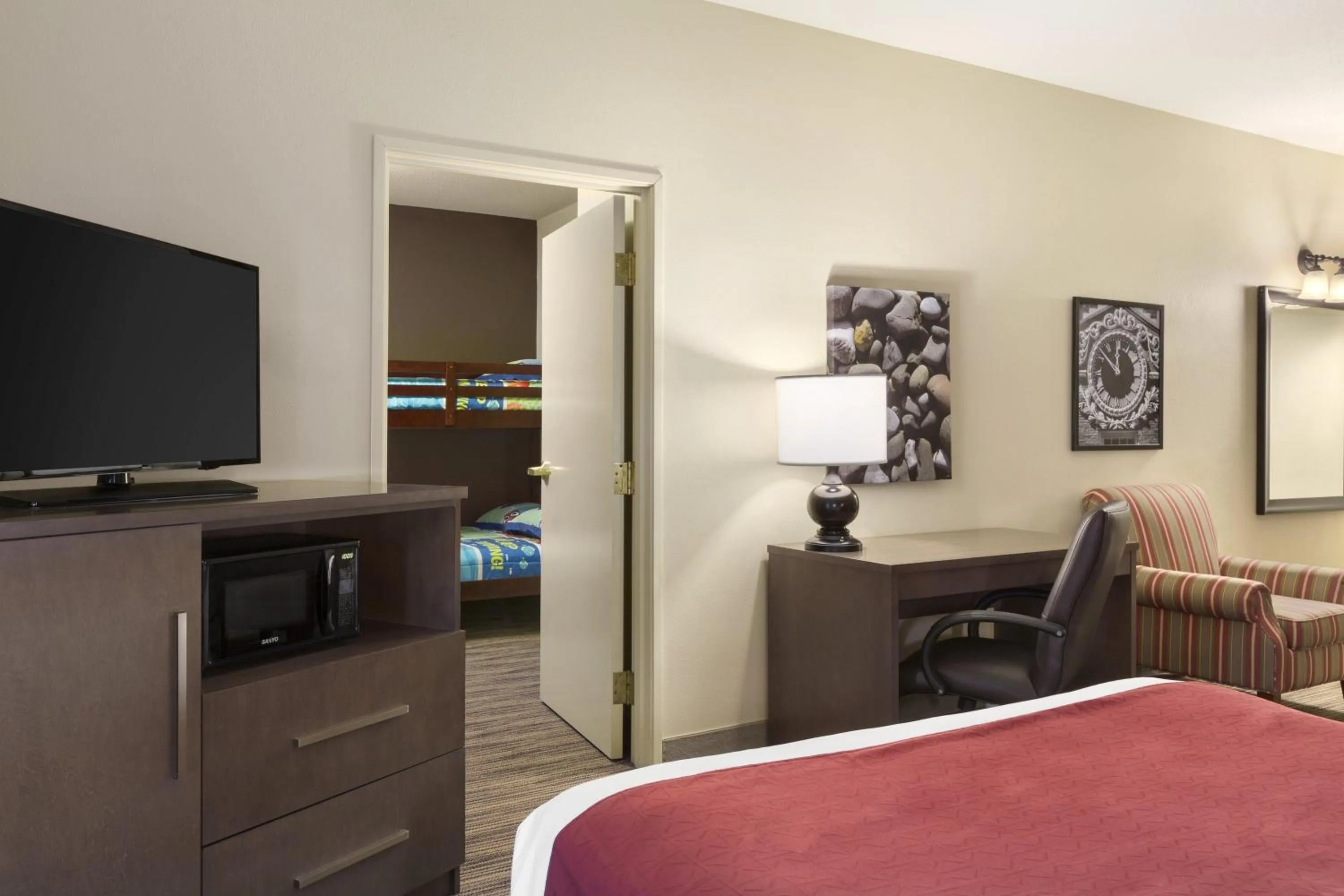 Photo of the whole room in Country Inn & Suites by Radisson, Albert Lea - Austin