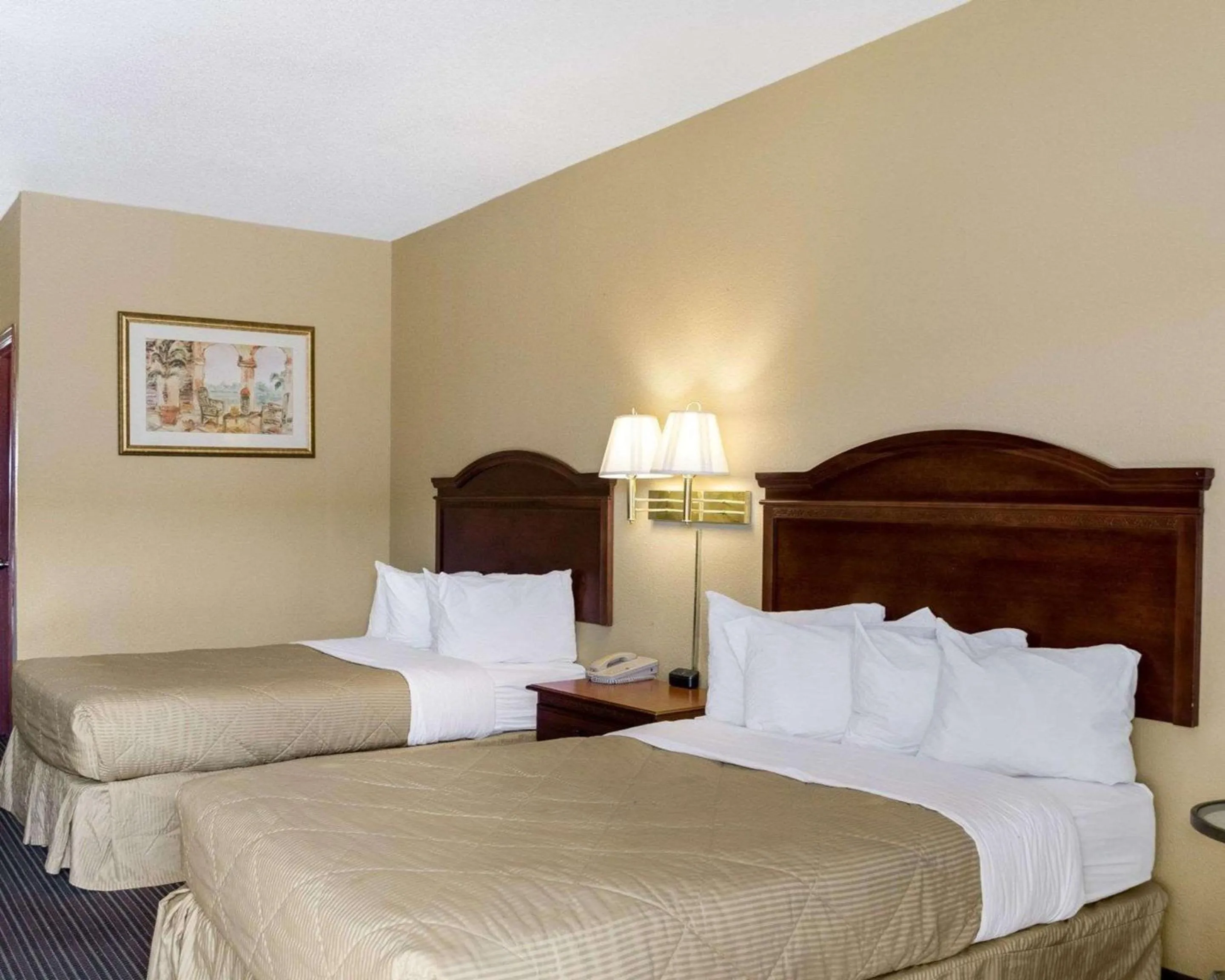 Photo of the whole room, Bed in Econo Lodge Greenville