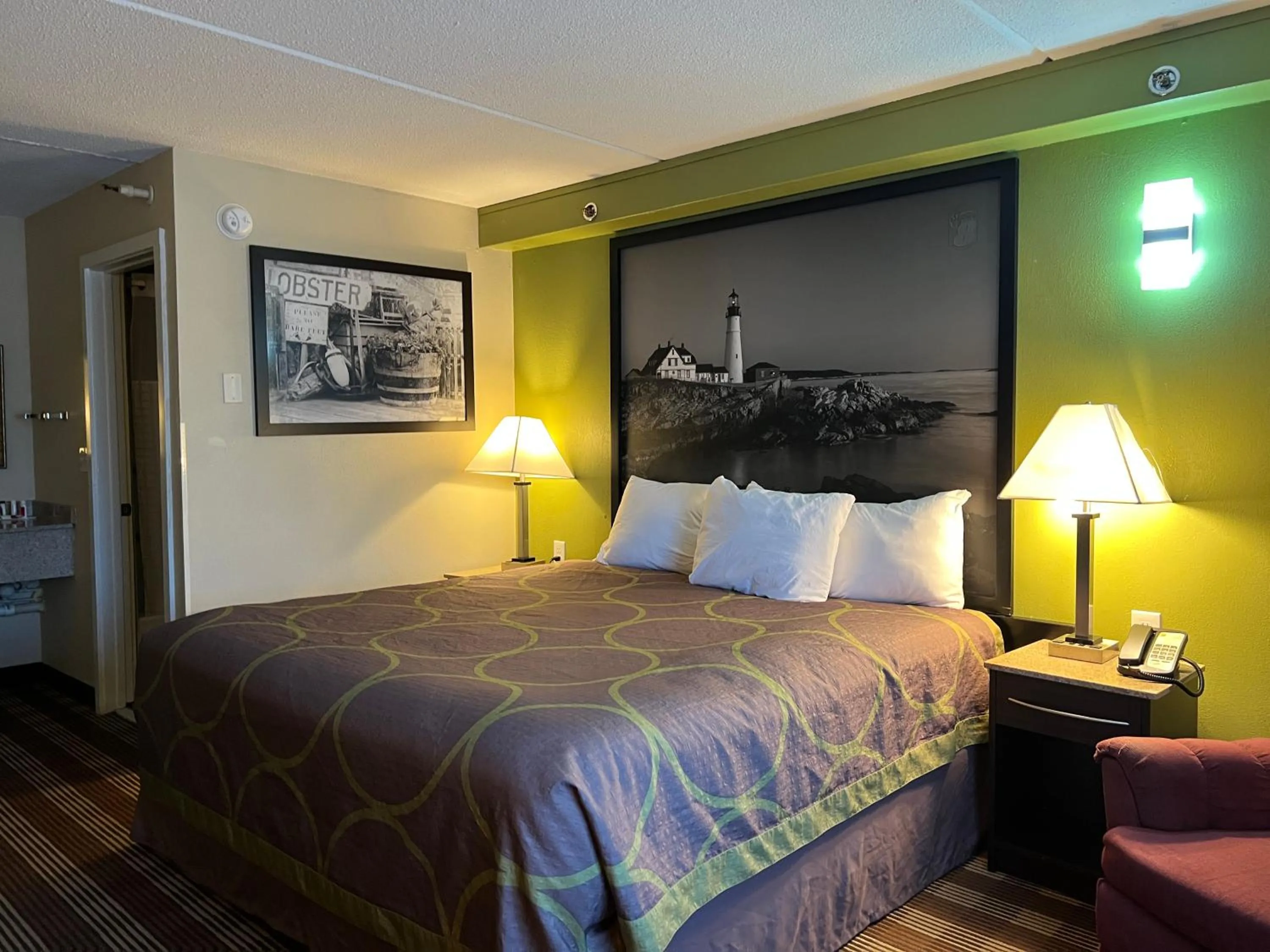 Bed in Super 8 by Wyndham Bangor