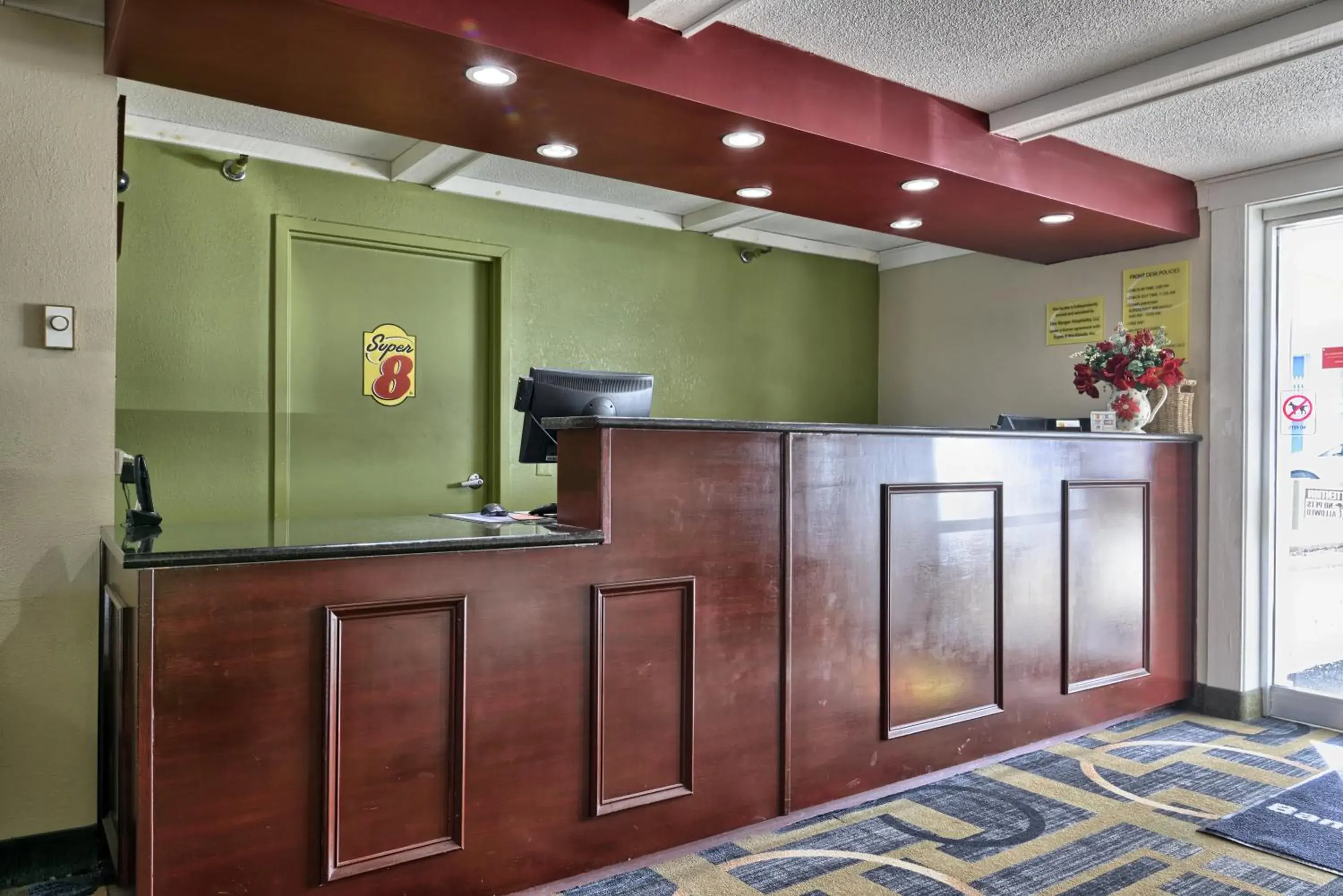 Lobby or reception in Super 8 by Wyndham Bangor Lobby or reception in Super 8 by Wyndham Bangor
