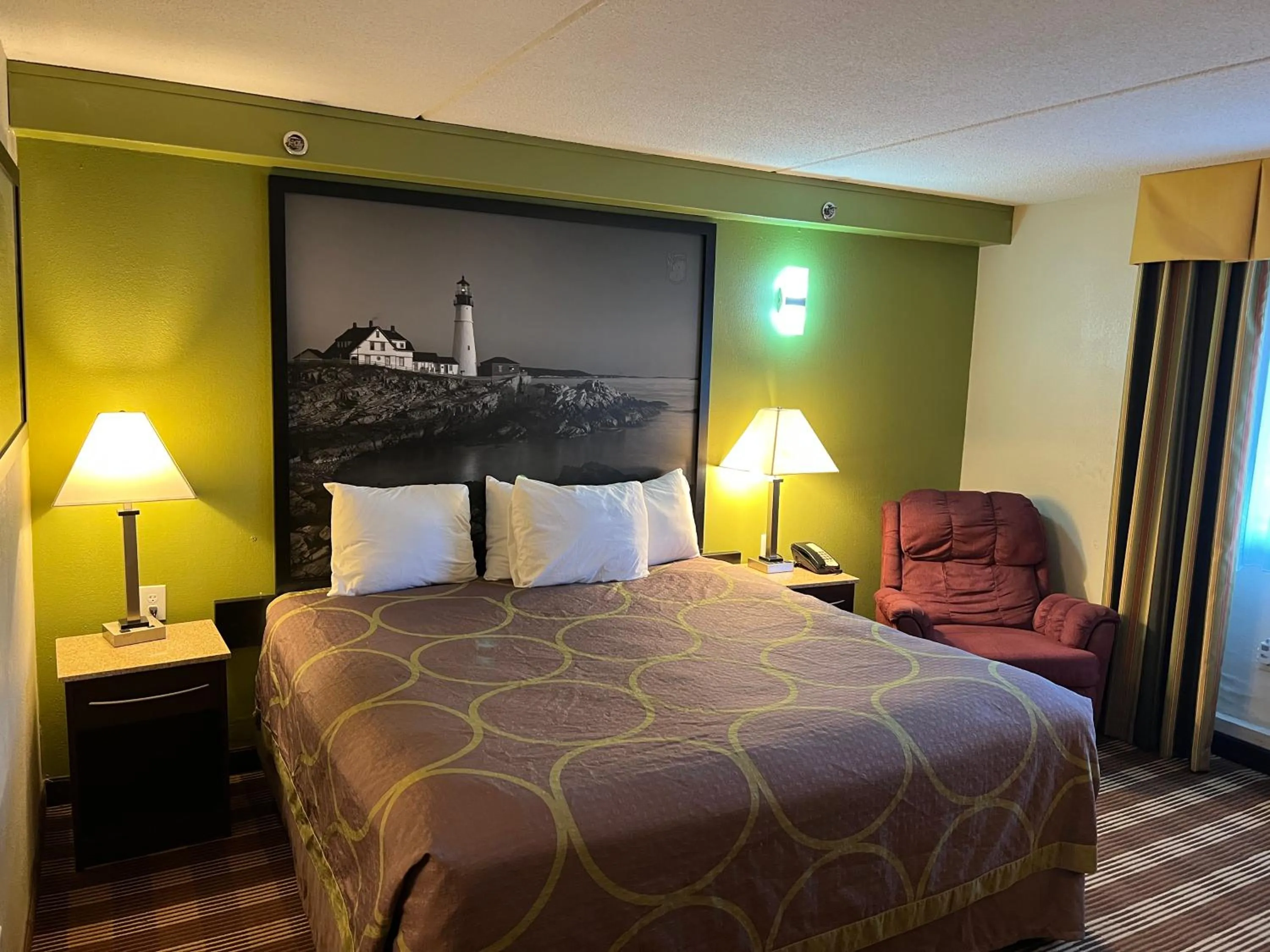 Bed in Super 8 by Wyndham Bangor