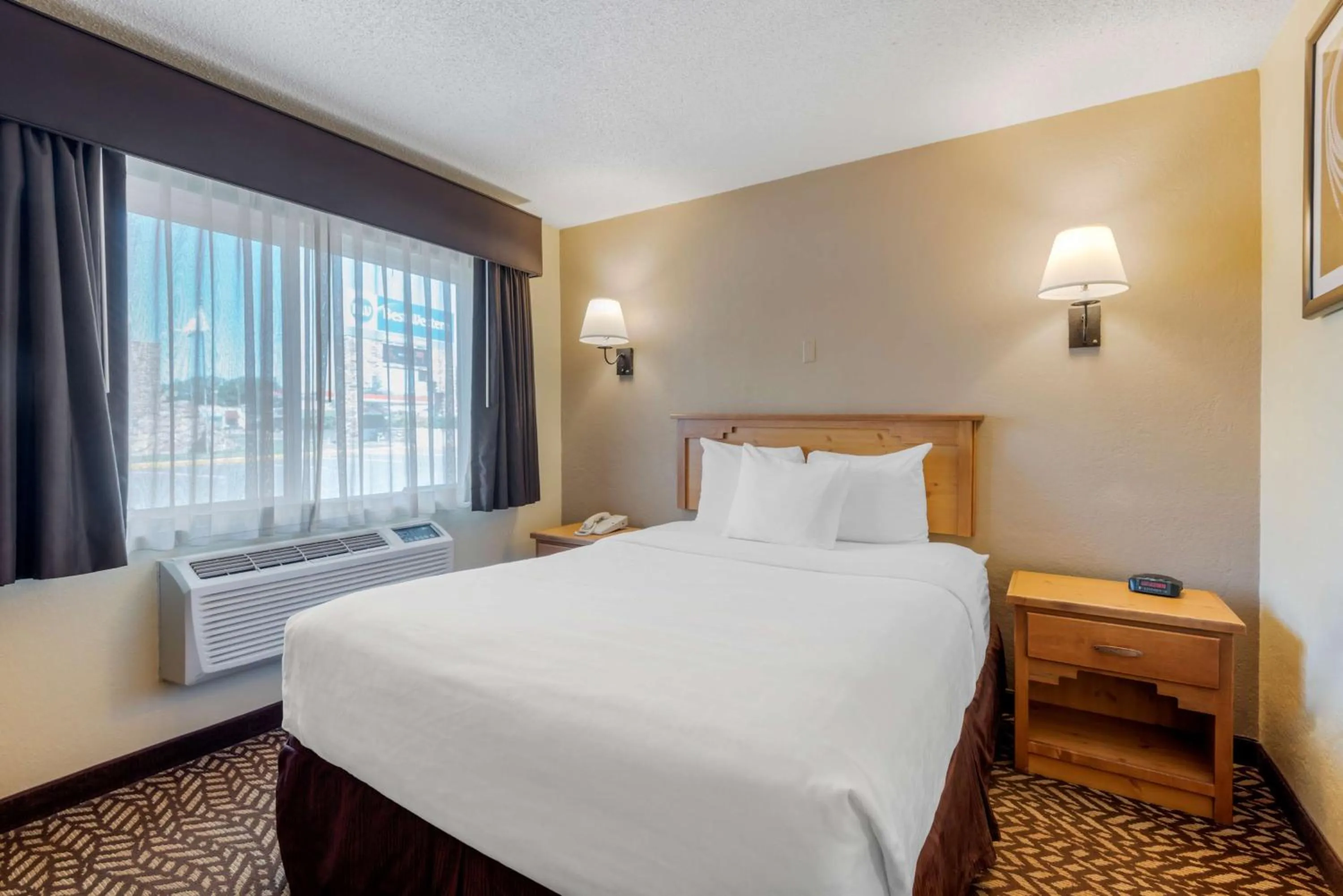 Bedroom in Best Western Turquoise Inn & Suites