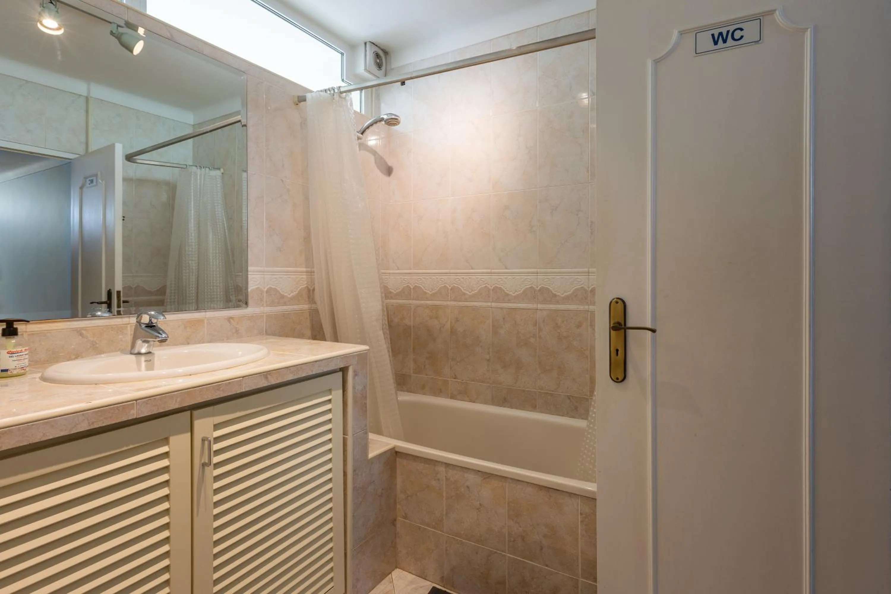 Toilet in MàHouse GuestHouse