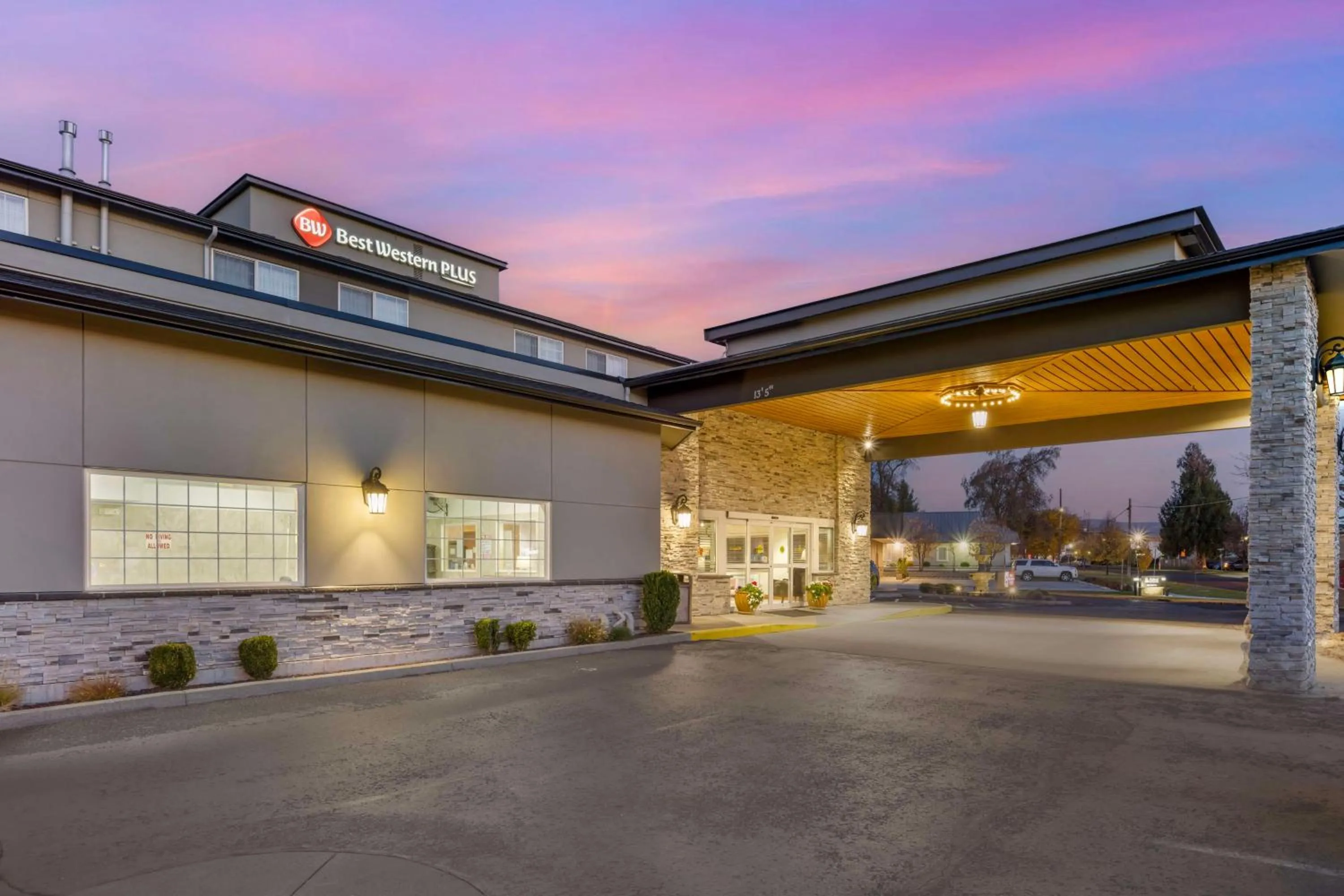 Property building in Best Western PLUS Walla Walla Suites Inn