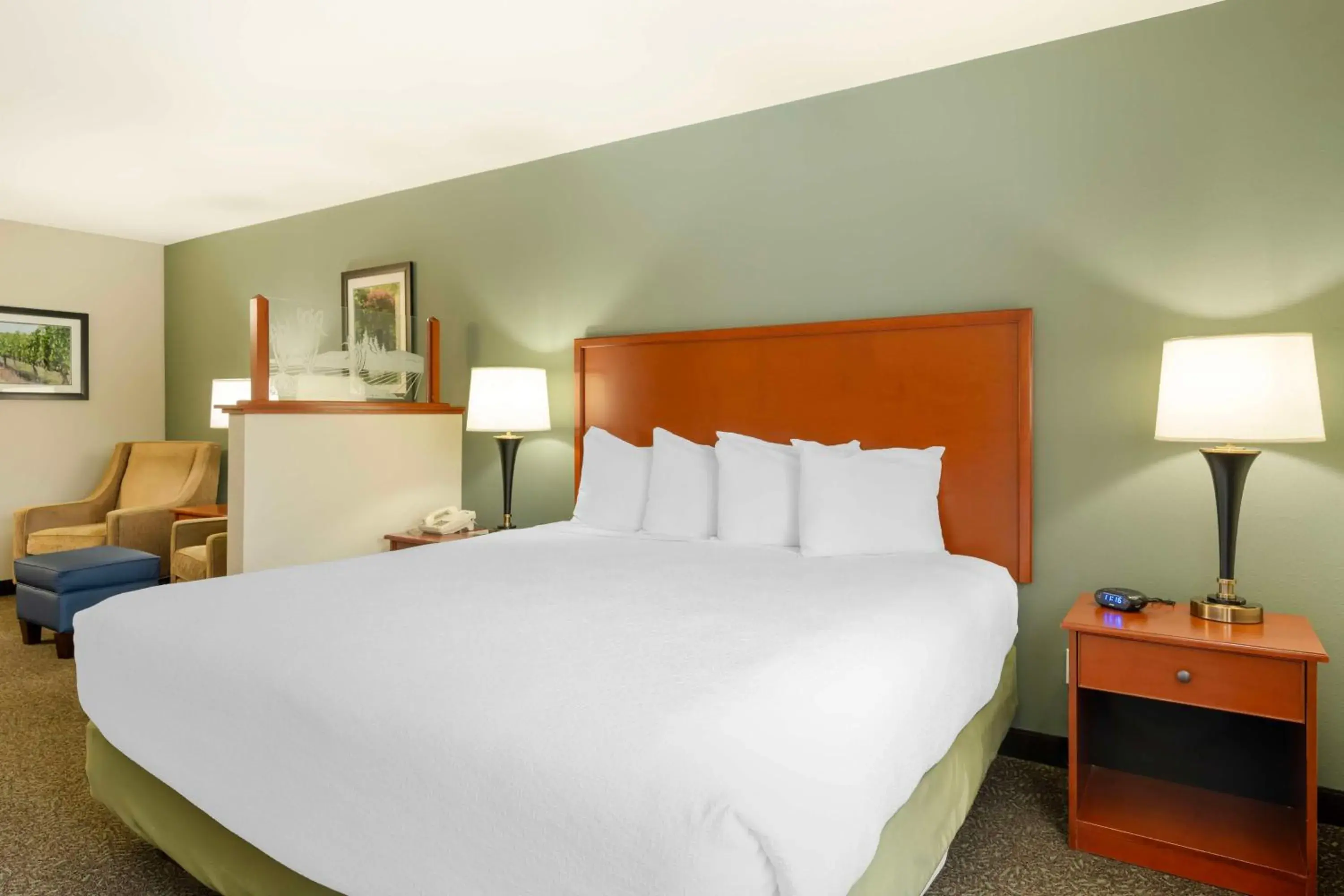 Bedroom, Bed in Best Western PLUS Walla Walla Suites Inn Bedroom, Bed in Best Western PLUS Walla Walla Suites Inn