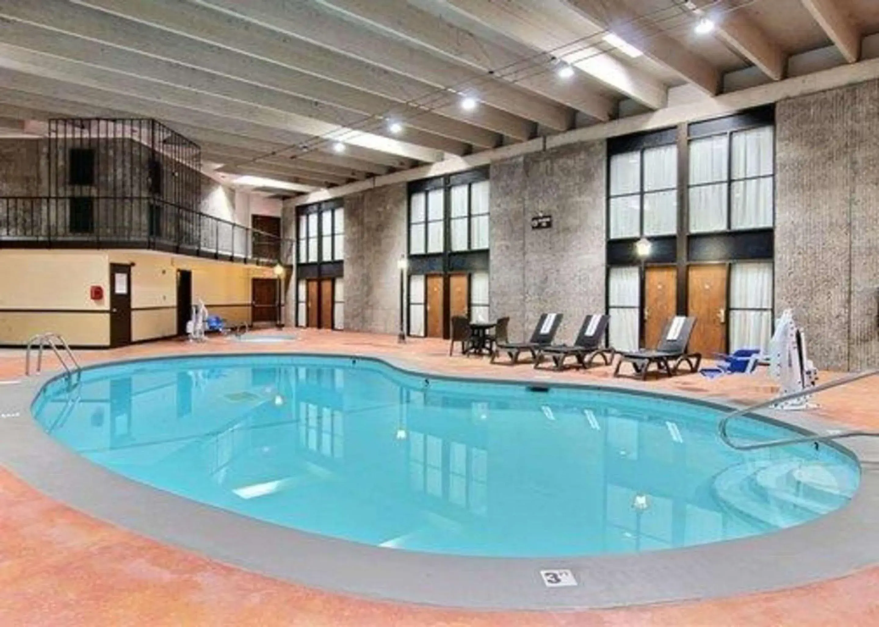 Swimming pool in Quality Inn Thief River Falls Swimming pool in Quality Inn Thief River Falls