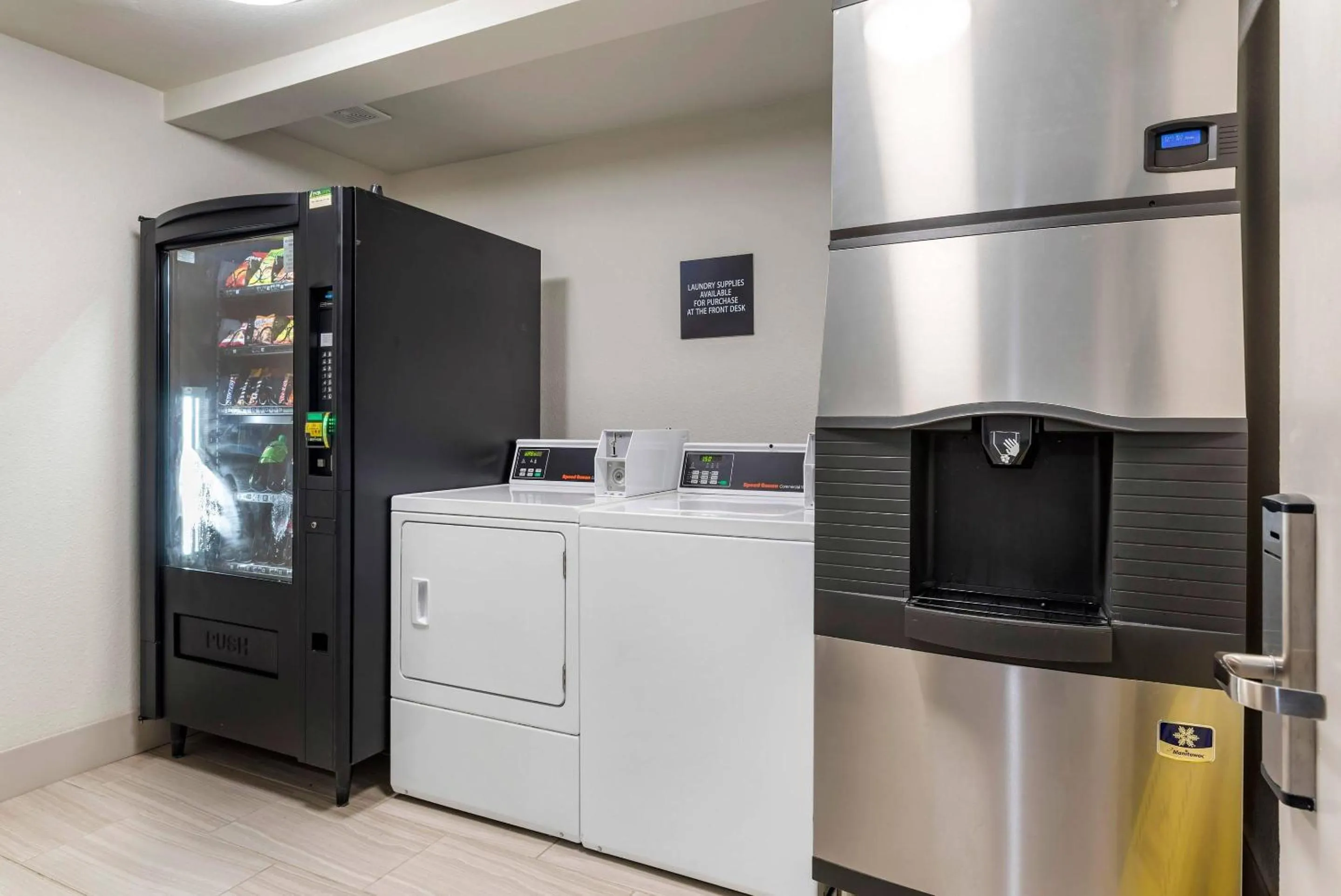 Other in Comfort Inn & Suites Tigard near Washington Square