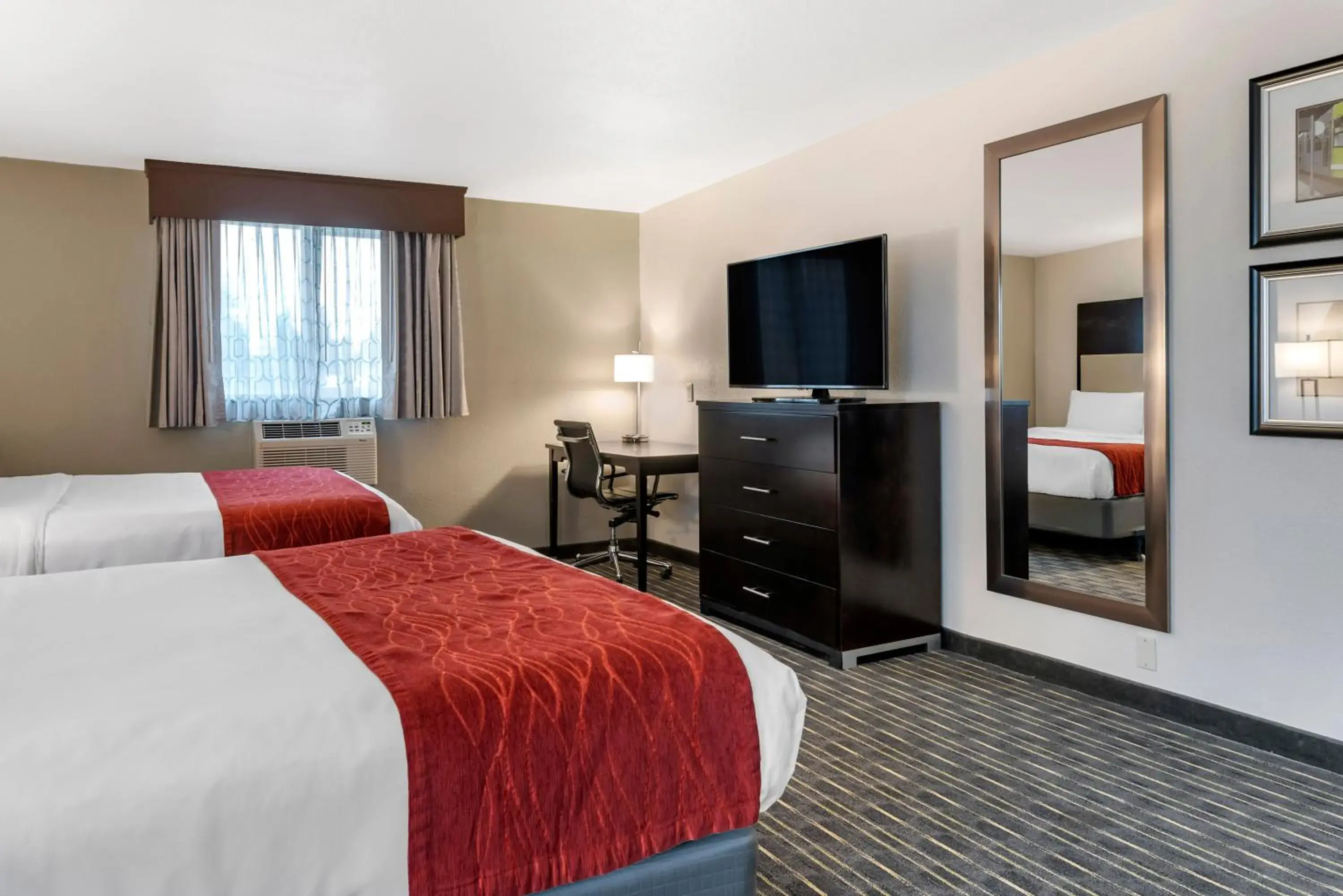 Queen Suite with Two Queen Beds - Non-Smoking in Comfort Inn & Suites Tigard near Washington Square Queen Suite with Two Queen Beds - Non-Smoking in Comfort Inn & Suites Tigard near Washington Square