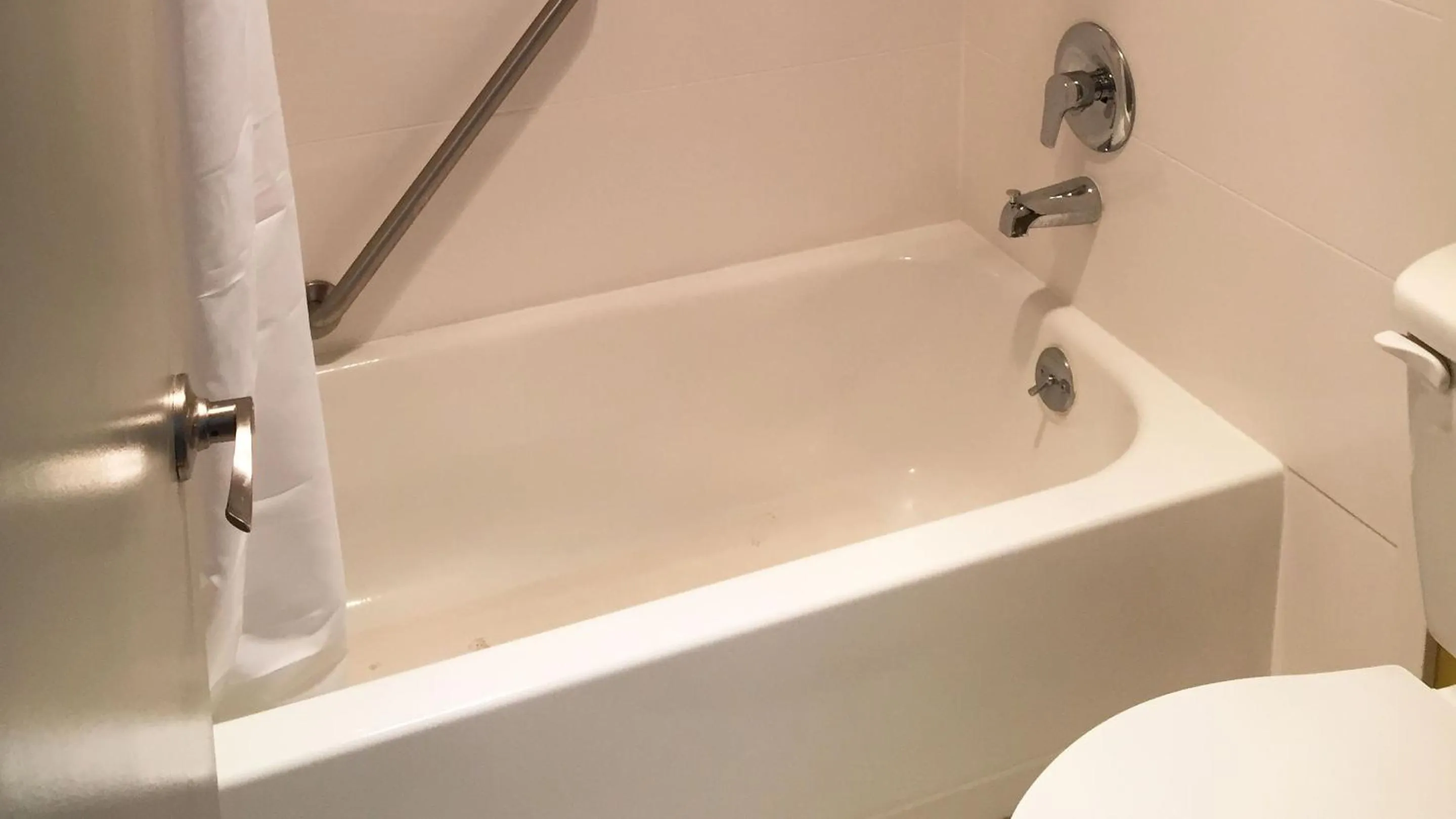 Bathroom in Comfort Inn & Suites Tigard near Washington Square