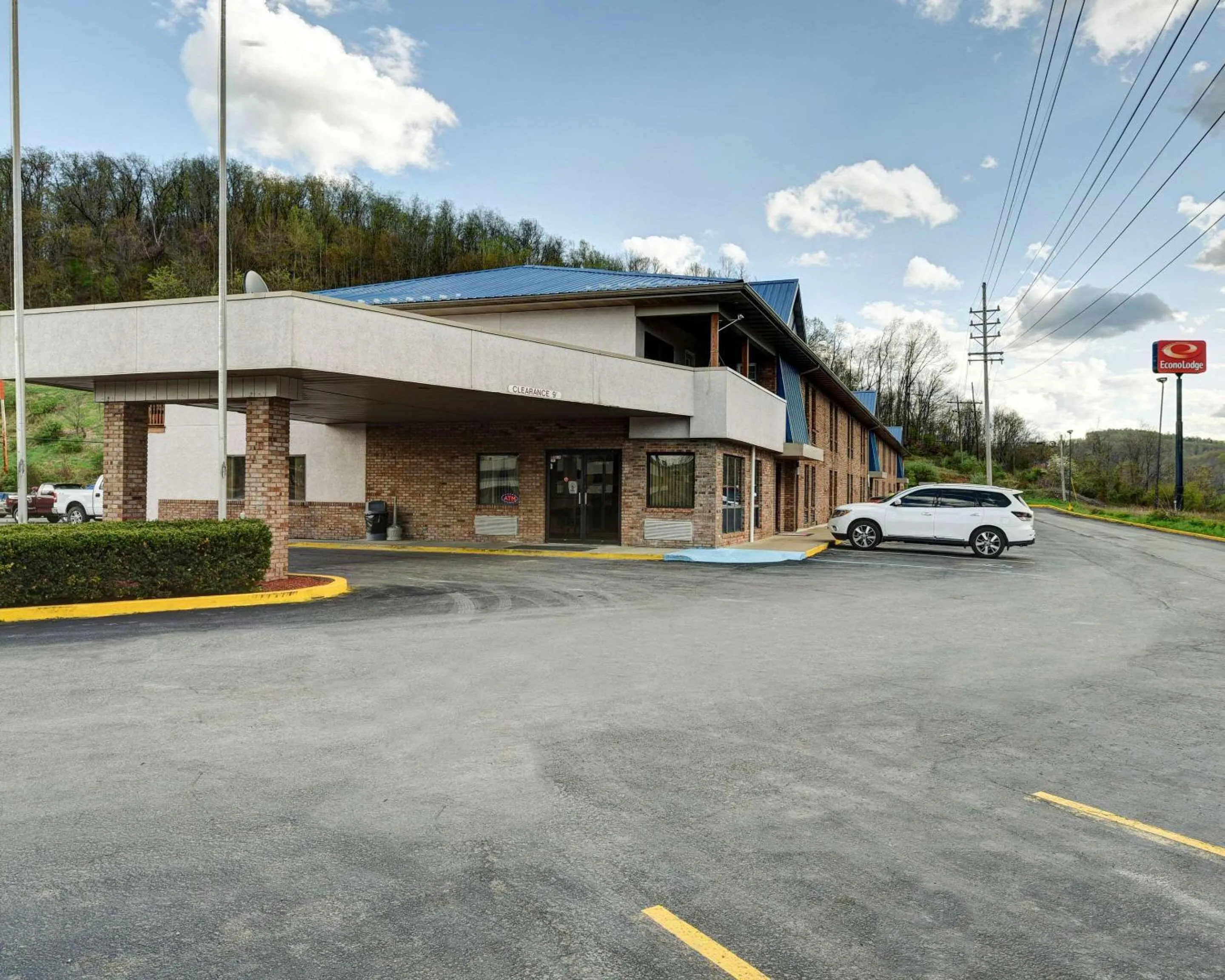 Property building in Econo Lodge Morgantown