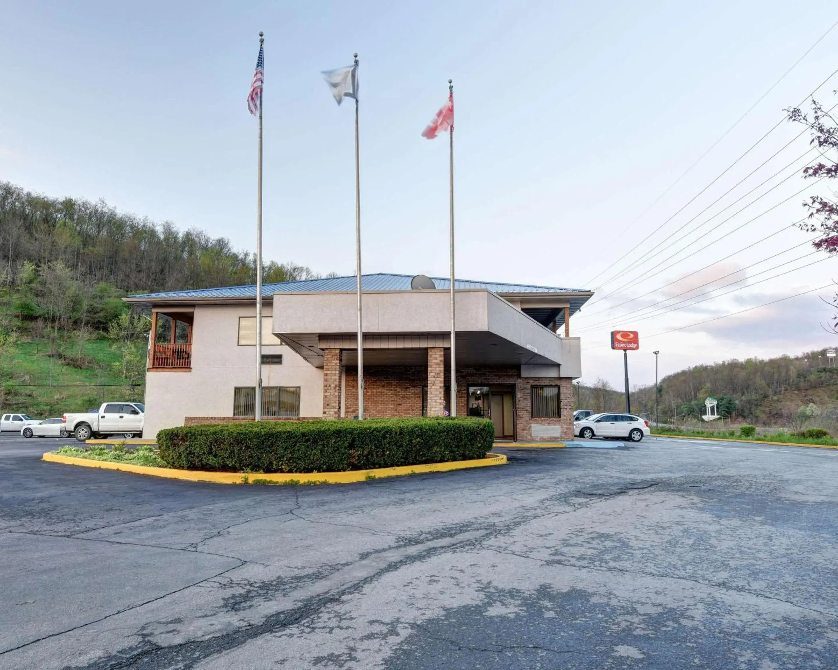 Property Building in Econo Lodge Morgantown