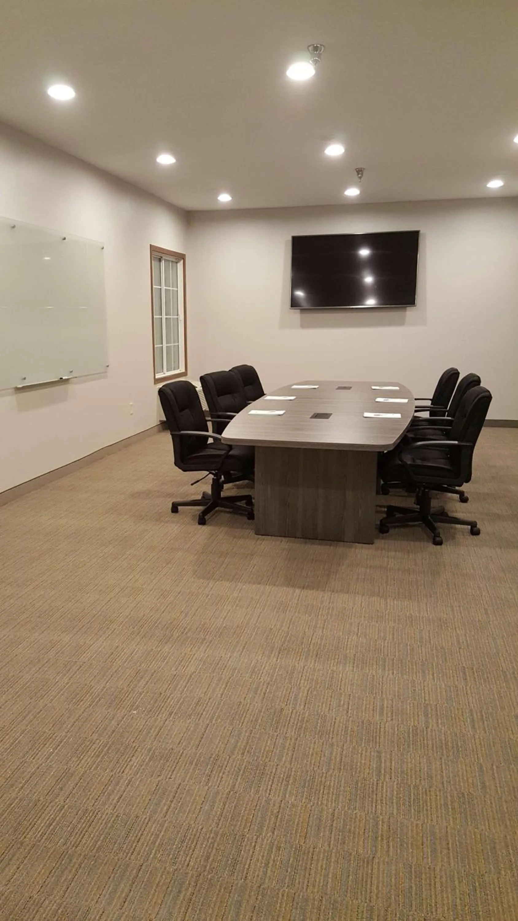 Meeting/conference room in Country Inn & Suites by Radisson, Elk River, MN