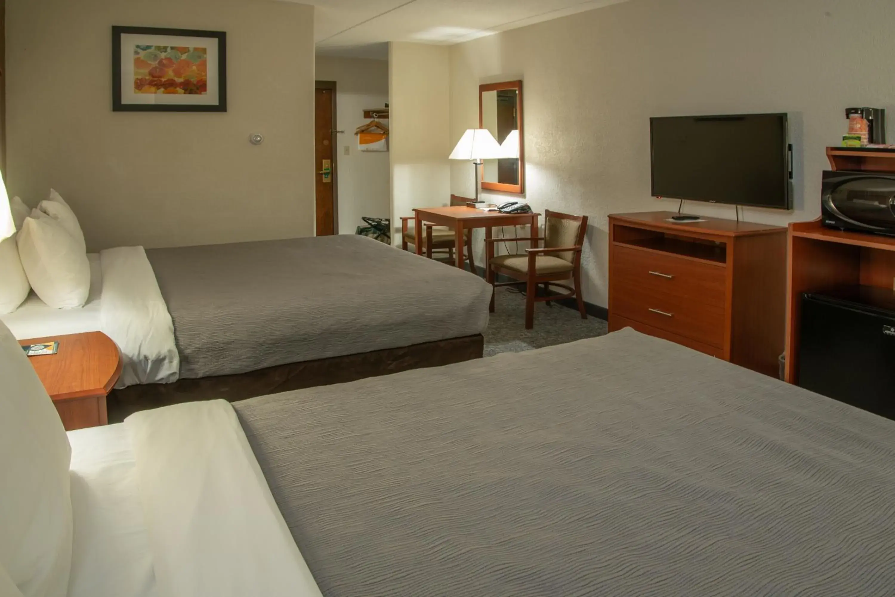 Guests, Bed in Quality Inn Stadium Area Green Bay Stadium Guests, Bed in Quality Inn Stadium Area Green Bay Stadium