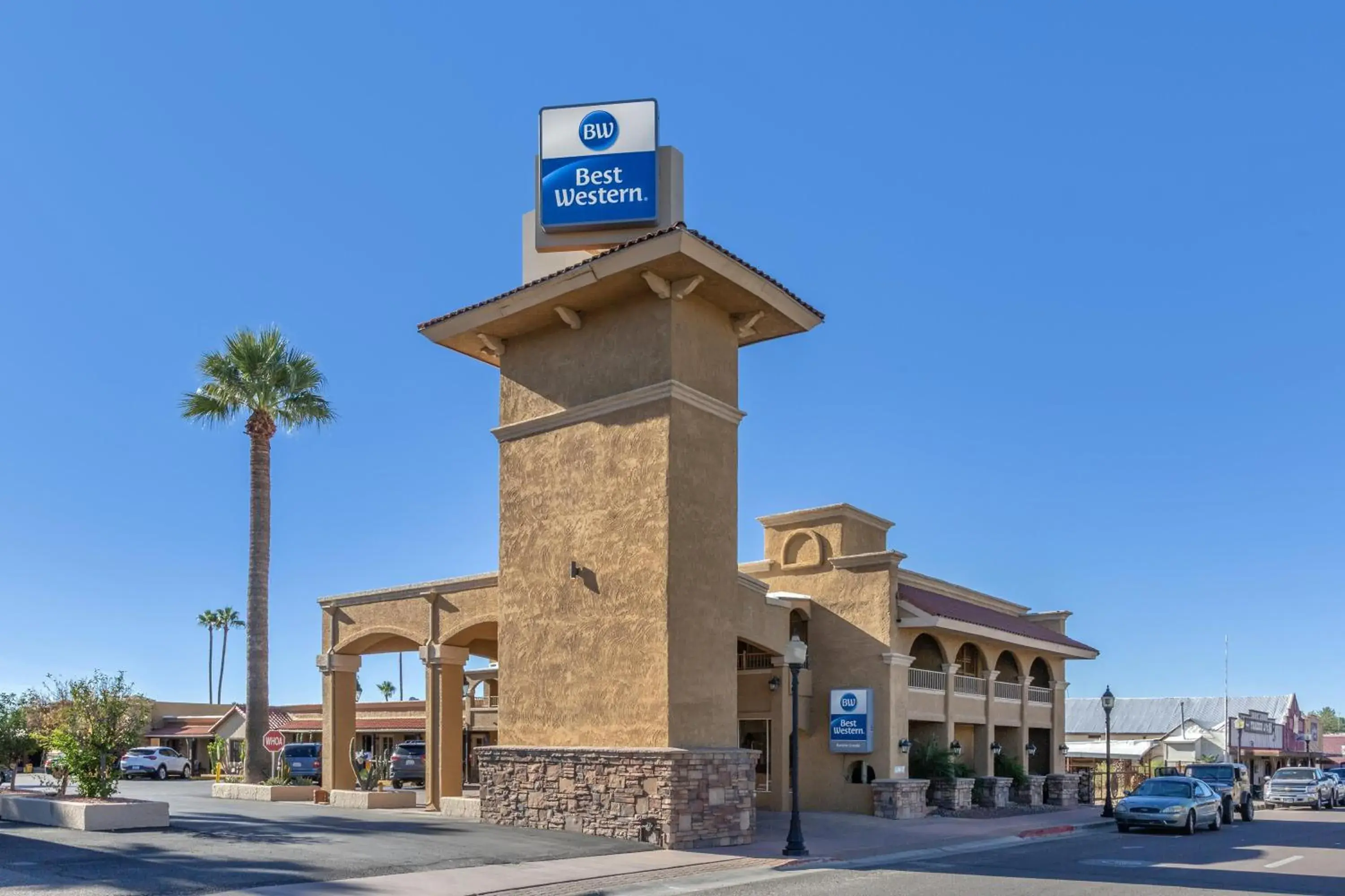 Property building in Best Western Rancho Grande Property building in Best Western Rancho Grande
