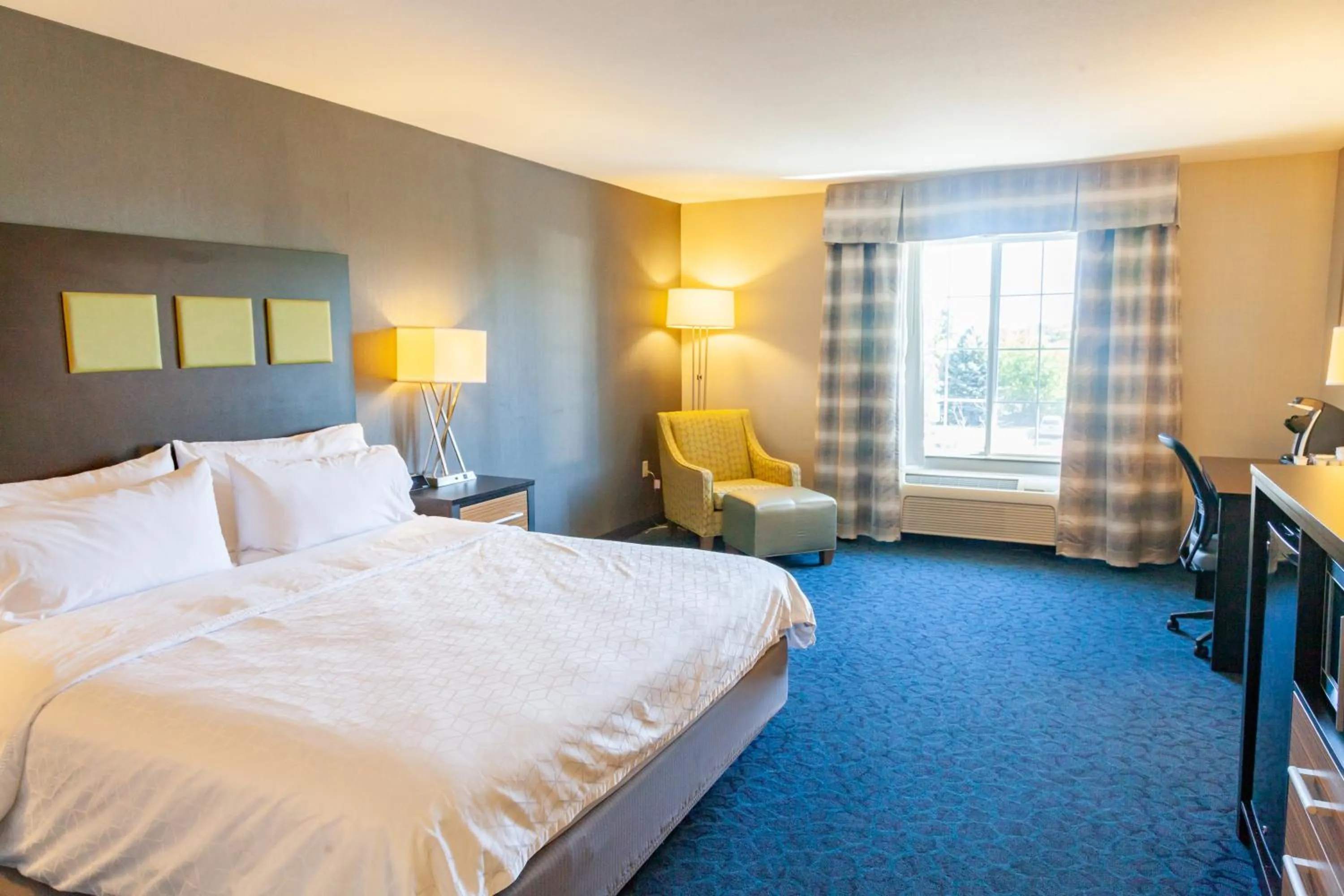 Bed in Holiday Inn Express Jackson by IHG